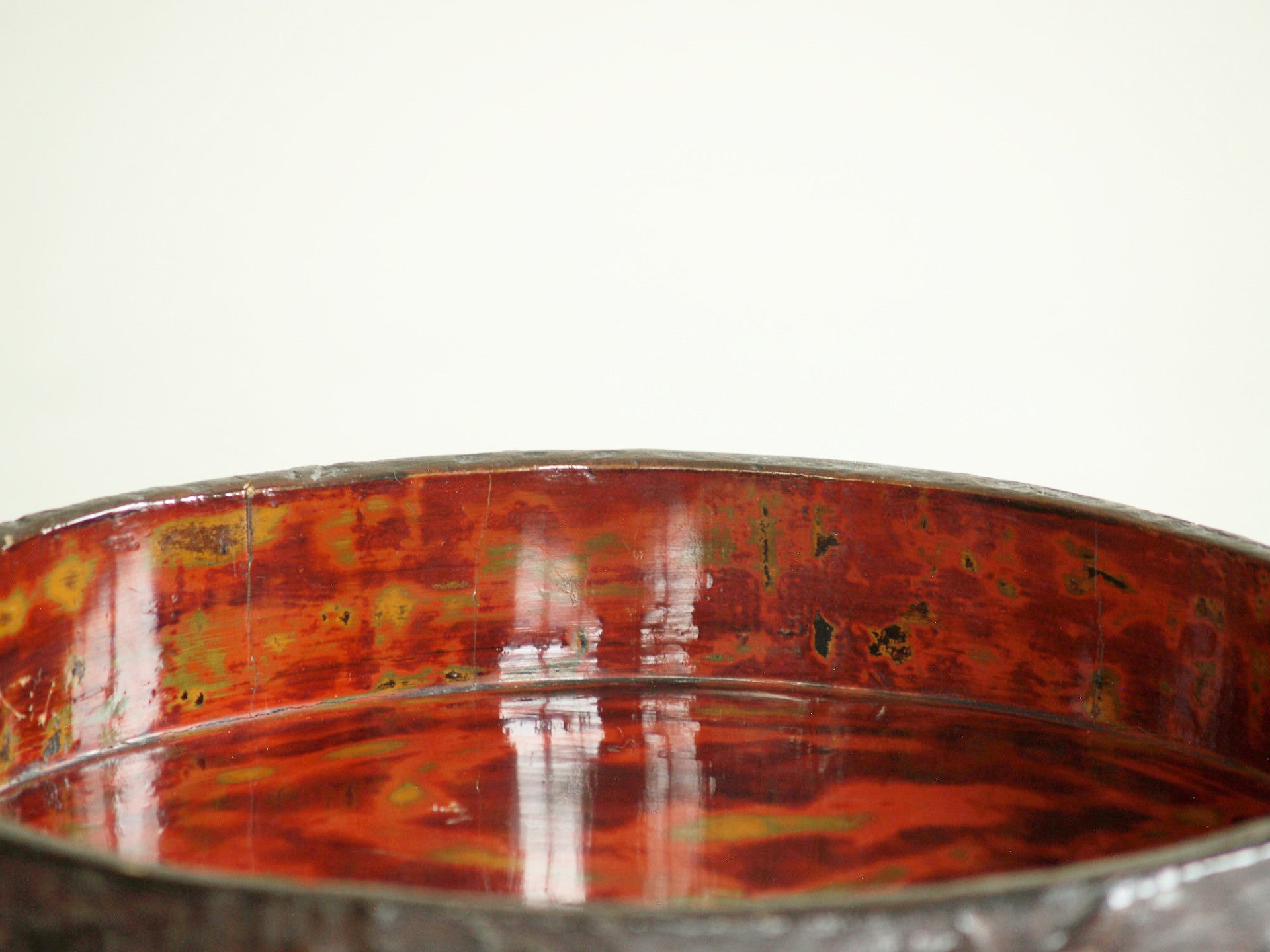 Rare coupe de laqueur, Mingei, Japon (vers 1900)..Mingei Lacquer Artisan’s tray, Japan (circa 1900)