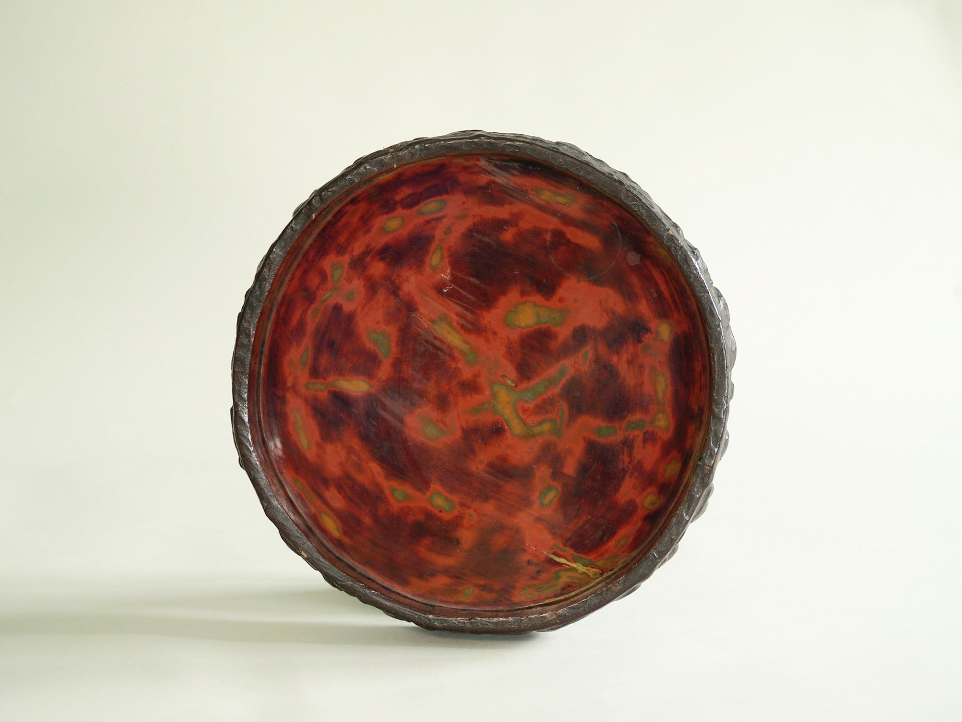 Rare coupe de laqueur, Mingei, Japon (vers 1900)..Mingei Lacquer Artisan’s tray, Japan (circa 1900)