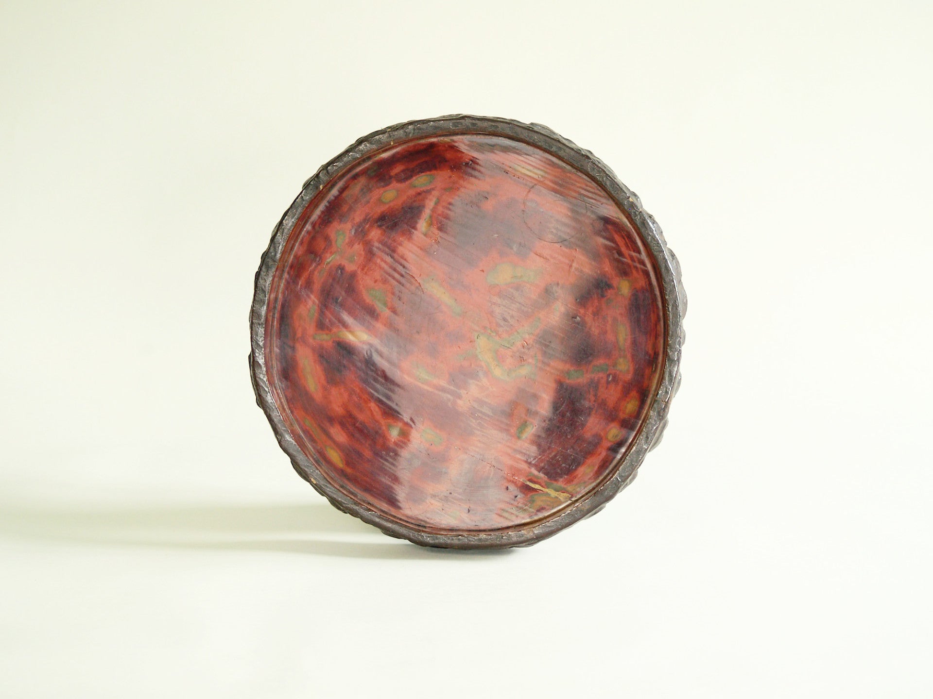 Rare coupe de laqueur, Mingei, Japon (vers 1900)..Mingei Lacquer Artisan’s tray, Japan (circa 1900)