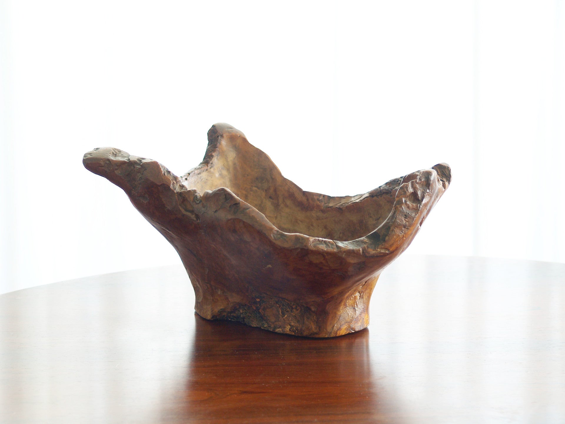 Mitate, Large coupe racinaire, France (vers 1950)..Mitate, Large olive tree roots carved bowl, France (circa 1950)