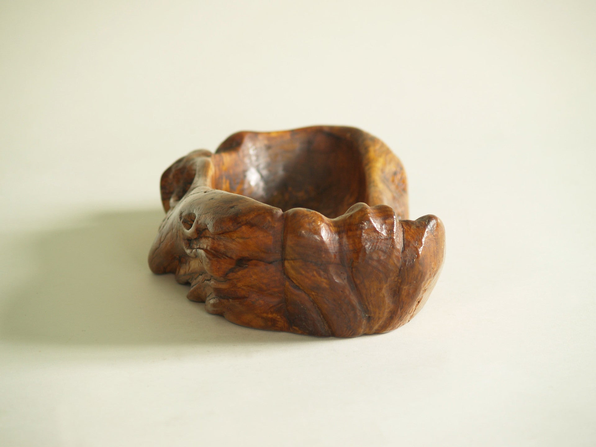 Rare ensemble de coupes monoxyles de forme libre par Hardoin, France (1977)..Set of freeform carved bowls by Hardoin, France (1977)