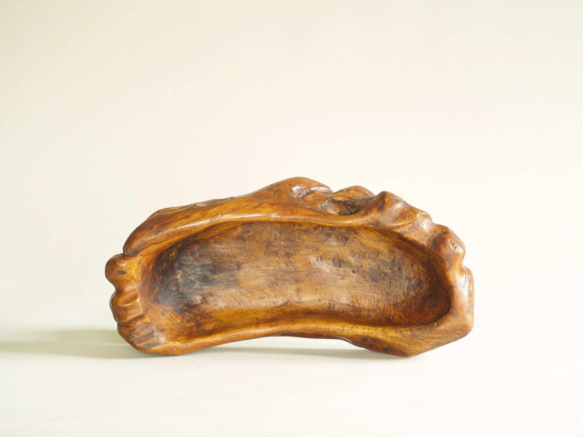 Rare ensemble de coupes monoxyles de forme libre par Hardoin, France (1977)..Set of freeform carved bowls by Hardoin, France (1977)