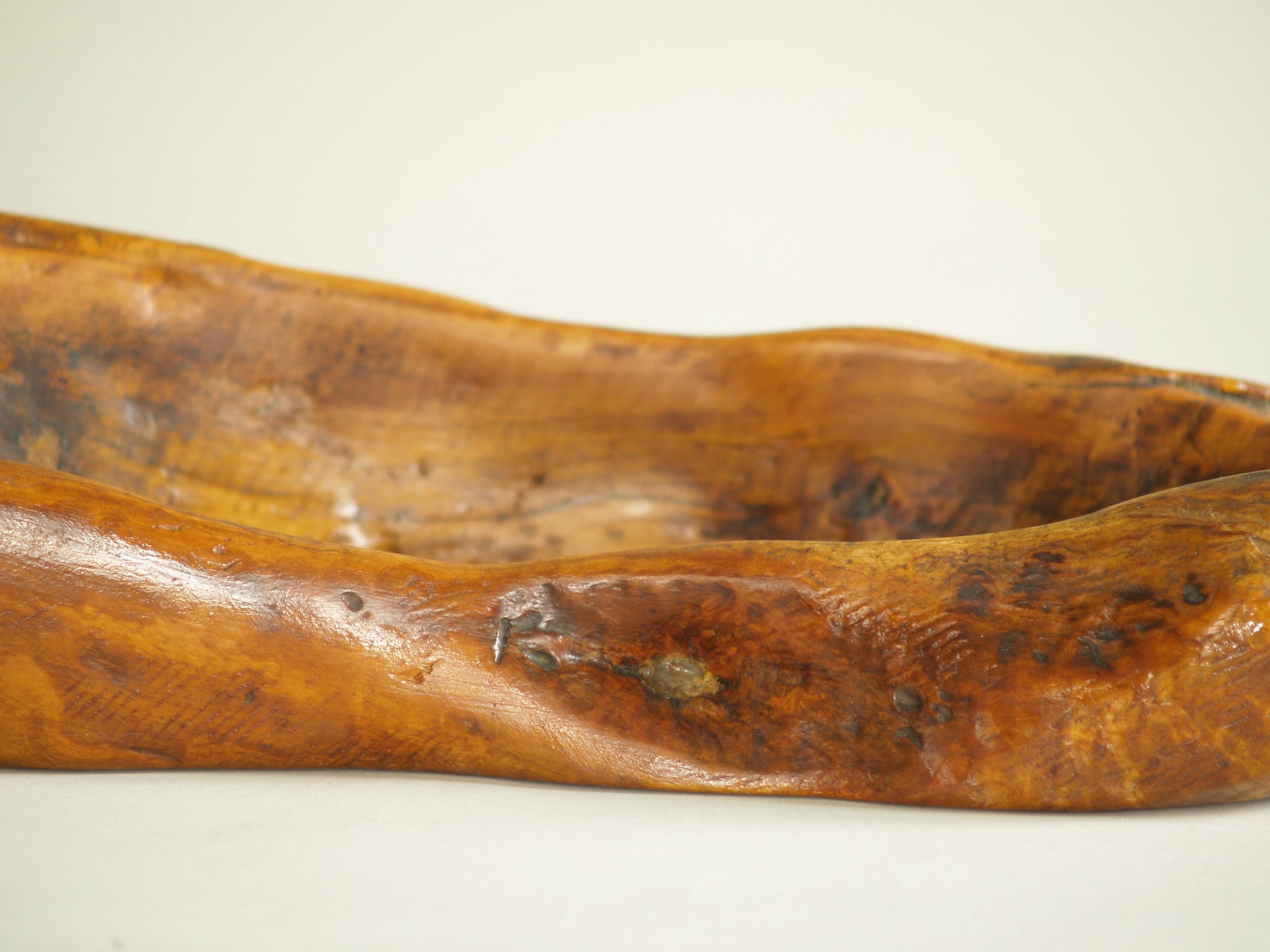 Rare ensemble de coupes monoxyles de forme libre par Hardoin, France (1977)..Set of freeform carved bowls by Hardoin, France (1977)