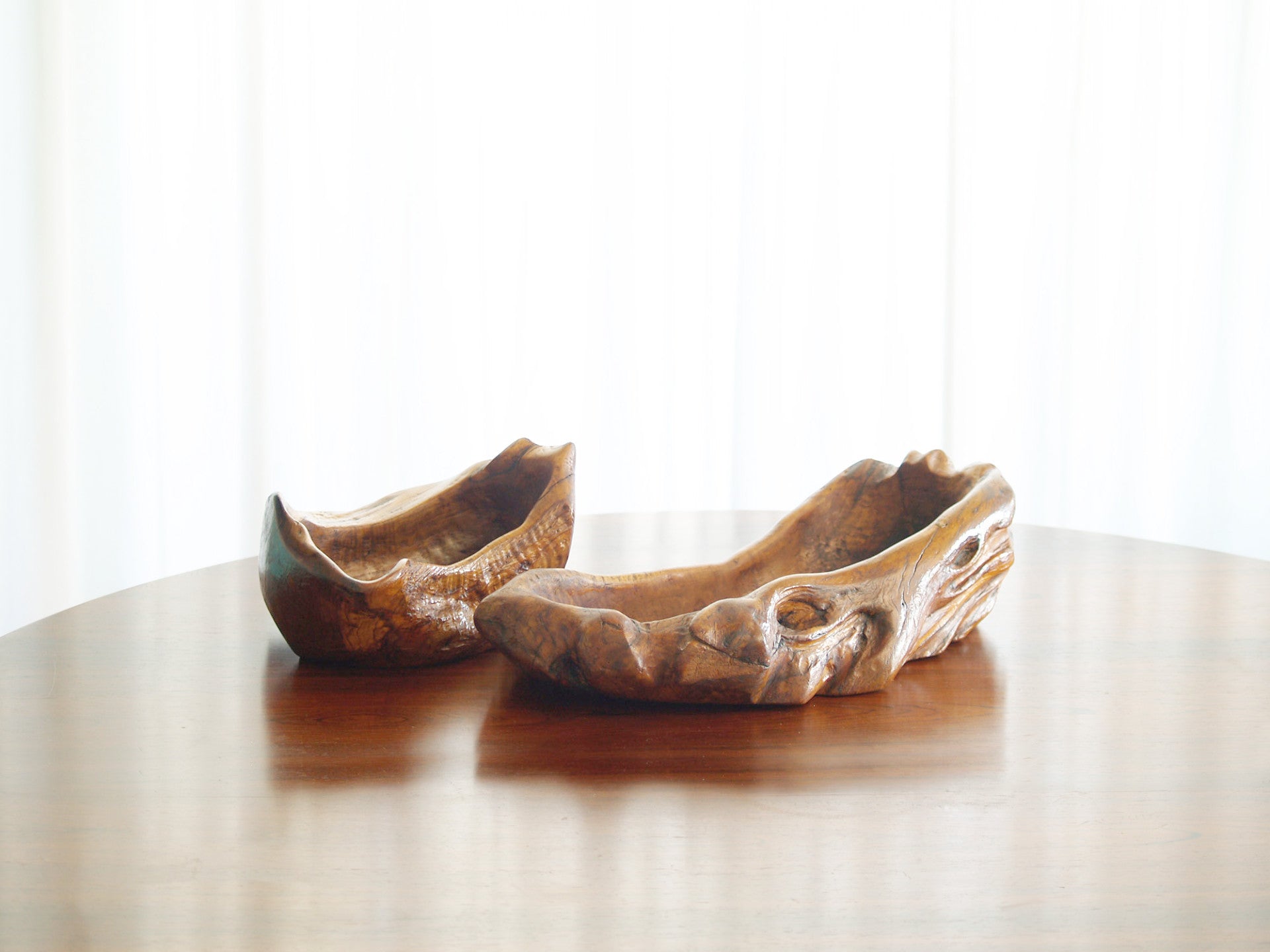 Rare ensemble de coupes monoxyles de forme libre par Hardoin, France (1977)..Set of freeform carved bowls by Hardoin, France (1977)
