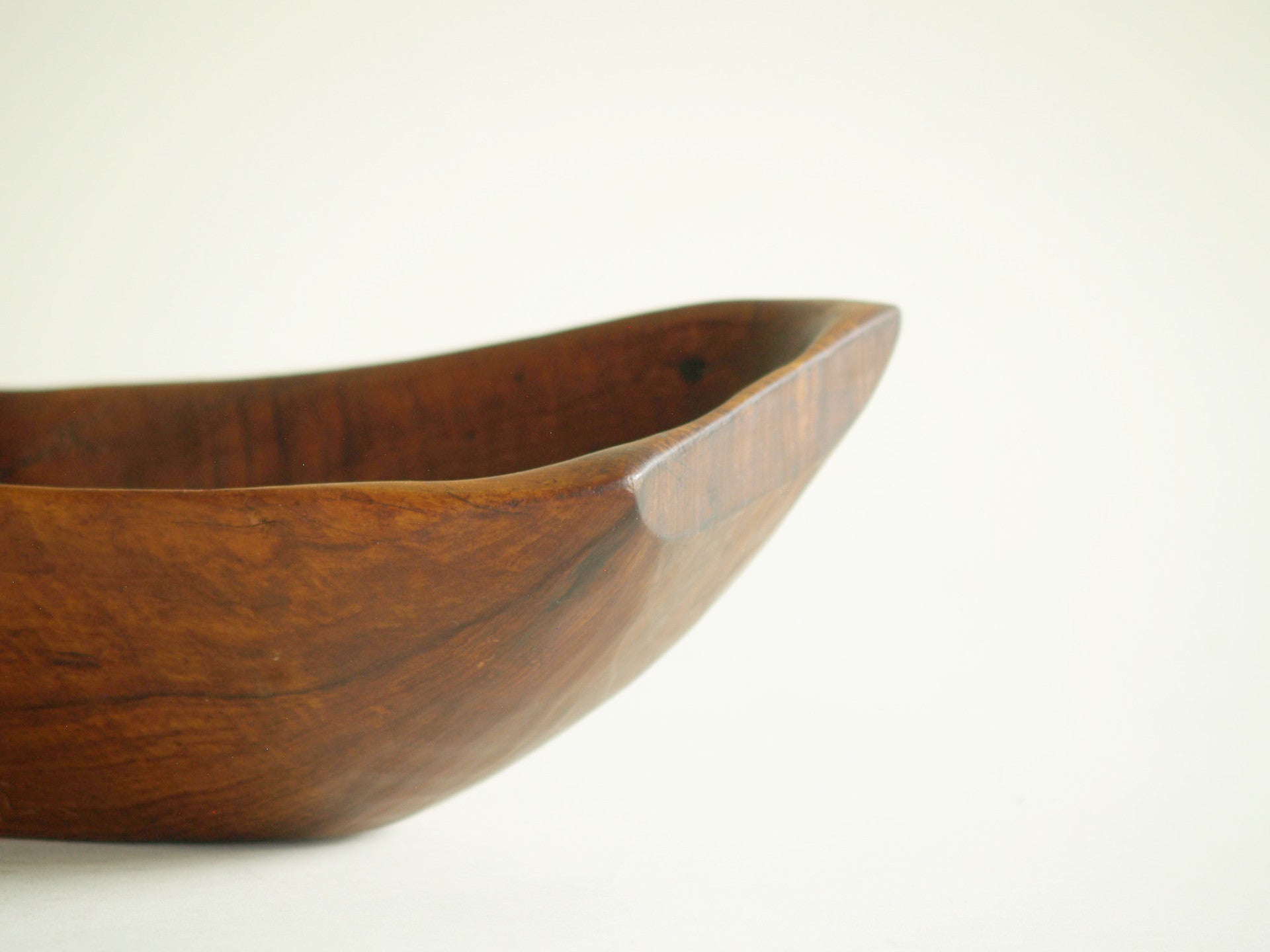 Coupe monoxyle de forme libre, France (vers 1955)..Free form carved bowl, France (circa 1955)