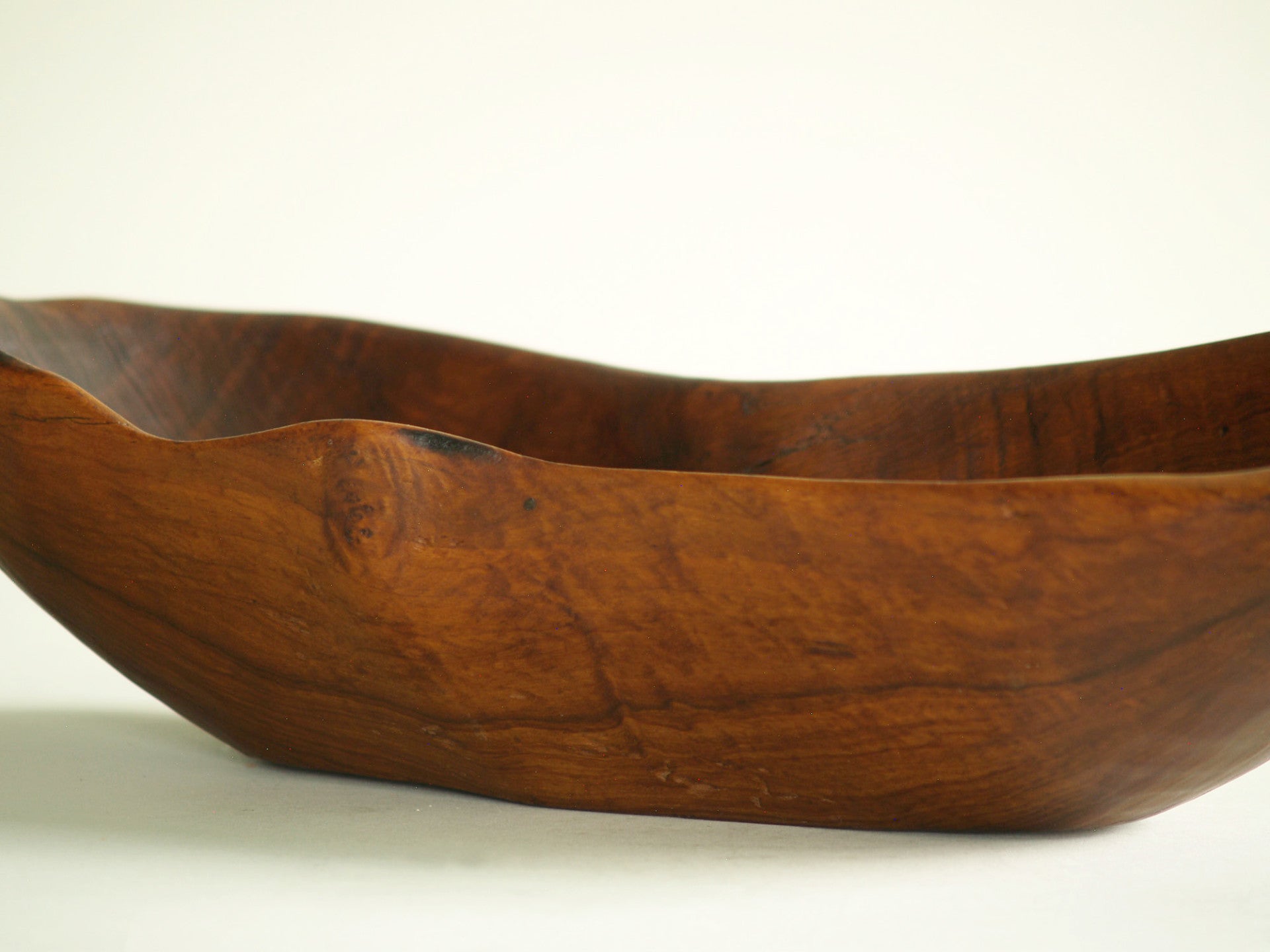 Coupe monoxyle de forme libre, France (vers 1955)..Free form carved bowl, France (circa 1955)