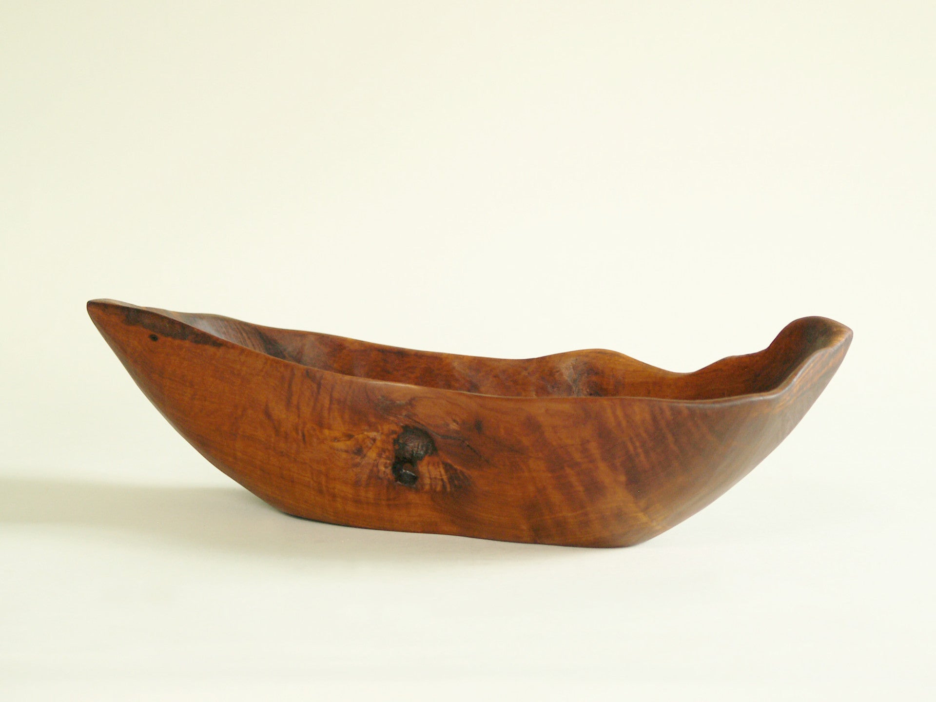 Coupe monoxyle de forme libre, France (vers 1955)..Free form carved bowl, France (circa 1955)