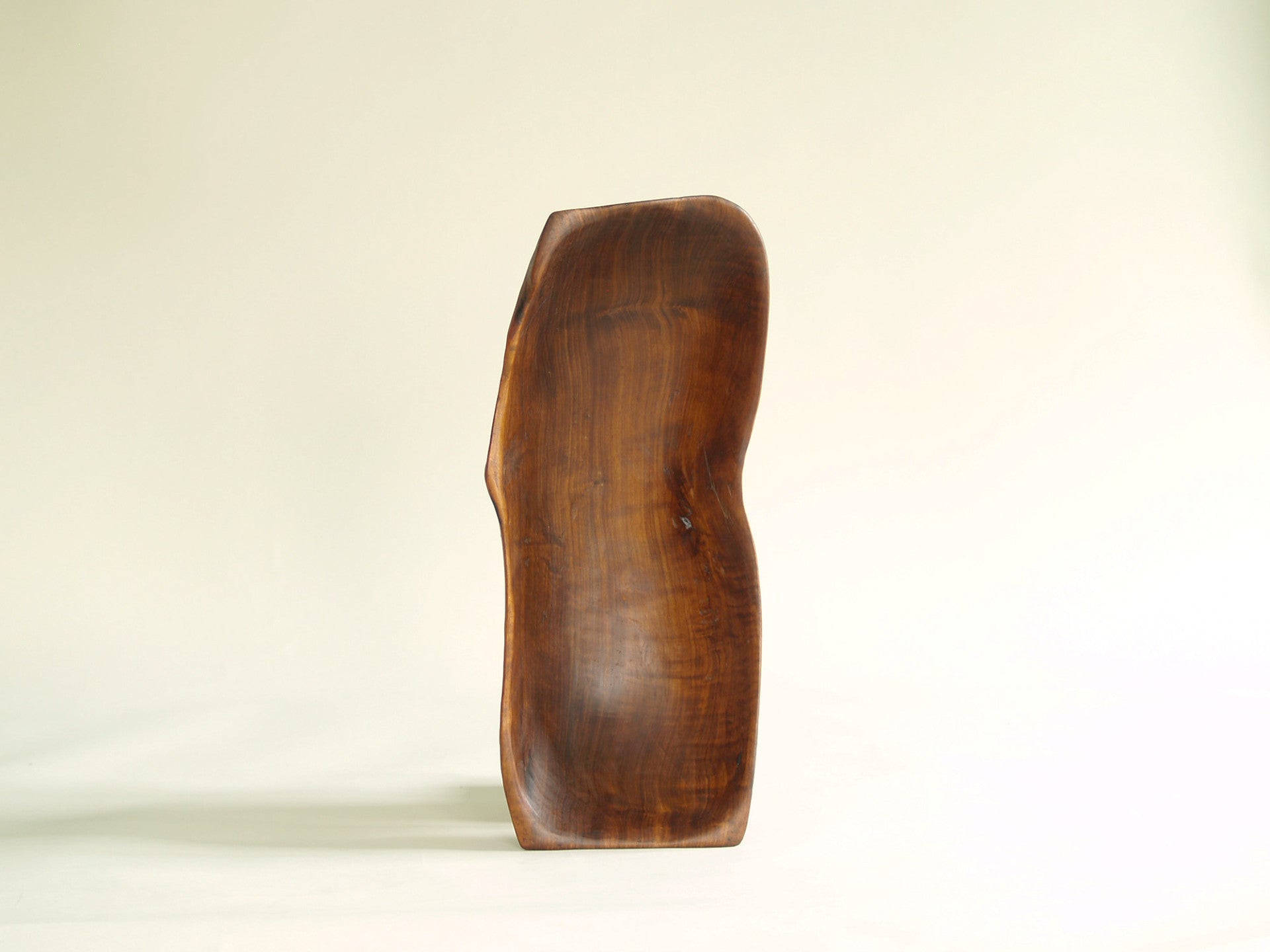 Coupe monoxyle de forme libre, France (vers 1955)..Free form carved bowl, France (circa 1955)