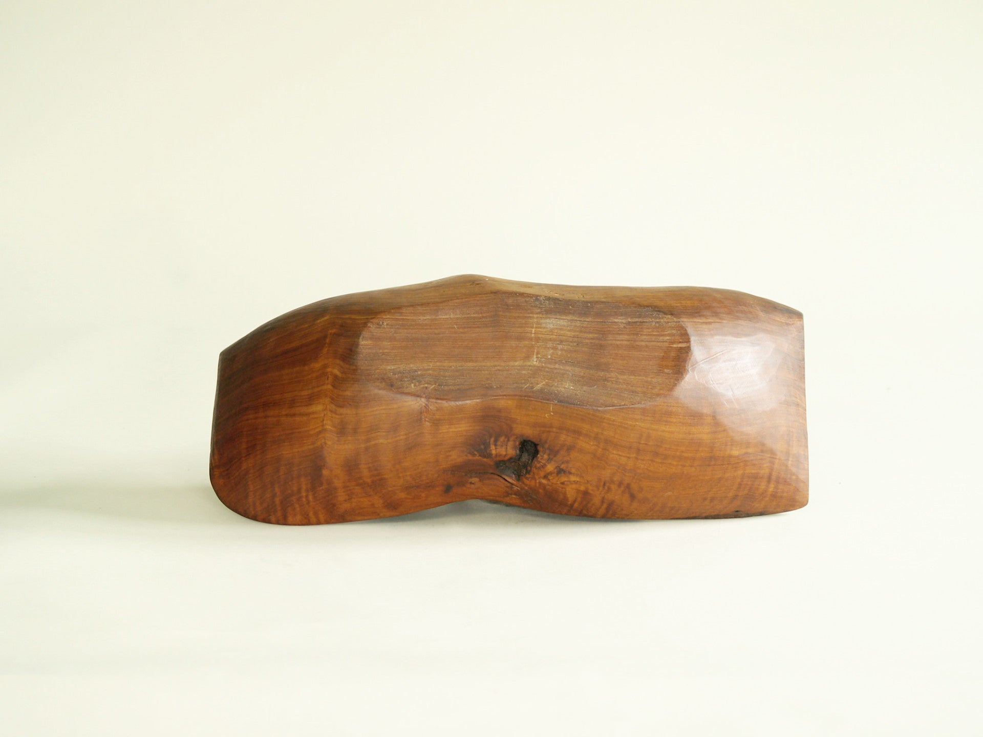 Coupe monoxyle de forme libre, France (vers 1955)..Free form carved bowl, France (circa 1955)