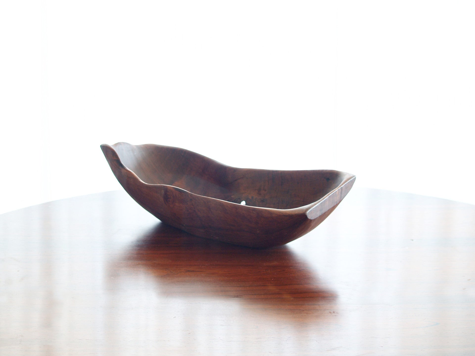 Coupe monoxyle de forme libre, France (vers 1955)..Free form carved bowl, France (circa 1955)