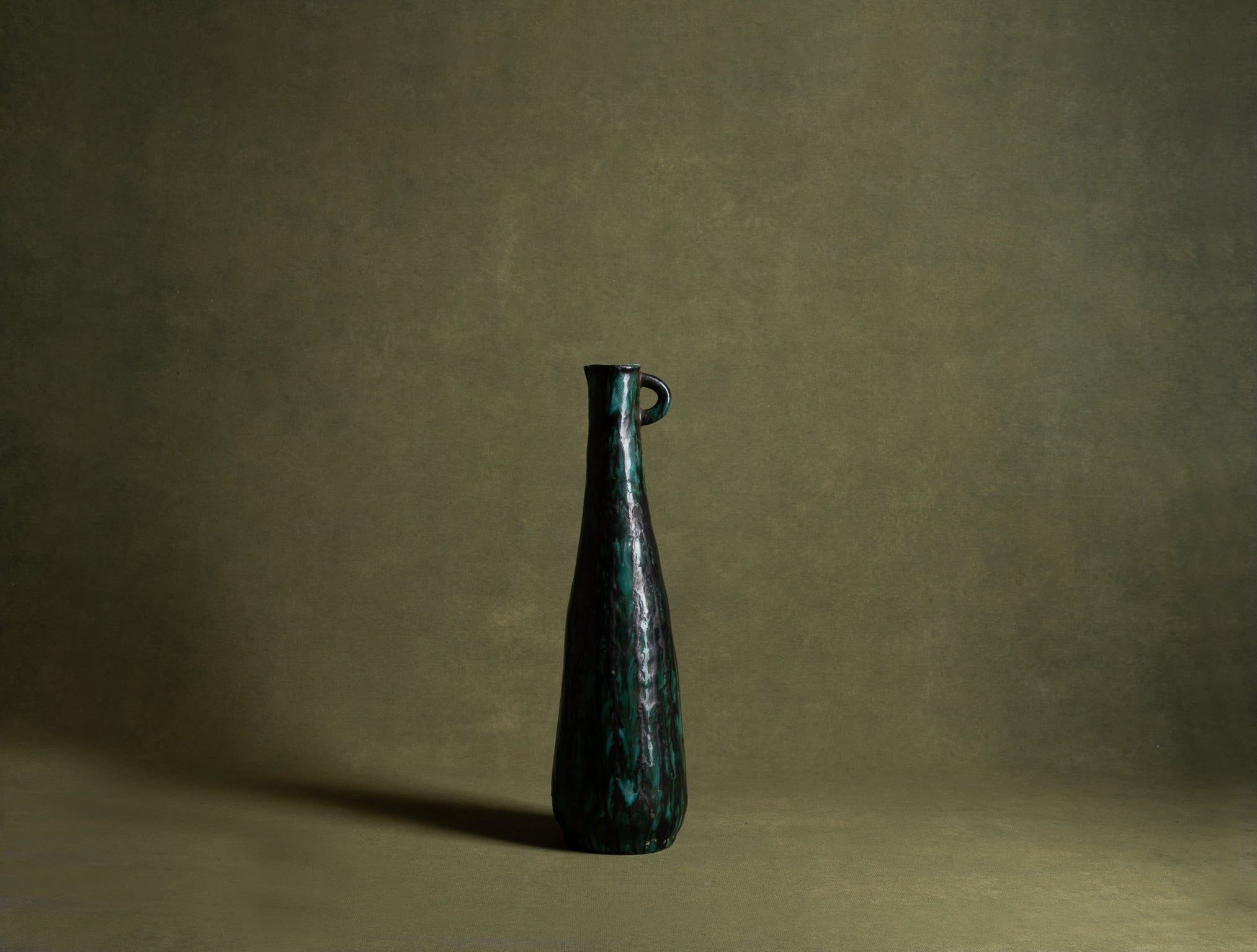 Vase‑bouteille par Claude Bignens, Atelier Claude & Yvon, France (vers 1956-60)..Vase by Claude Bignens, Claude & Yvon, France (ca. 1956-60)
