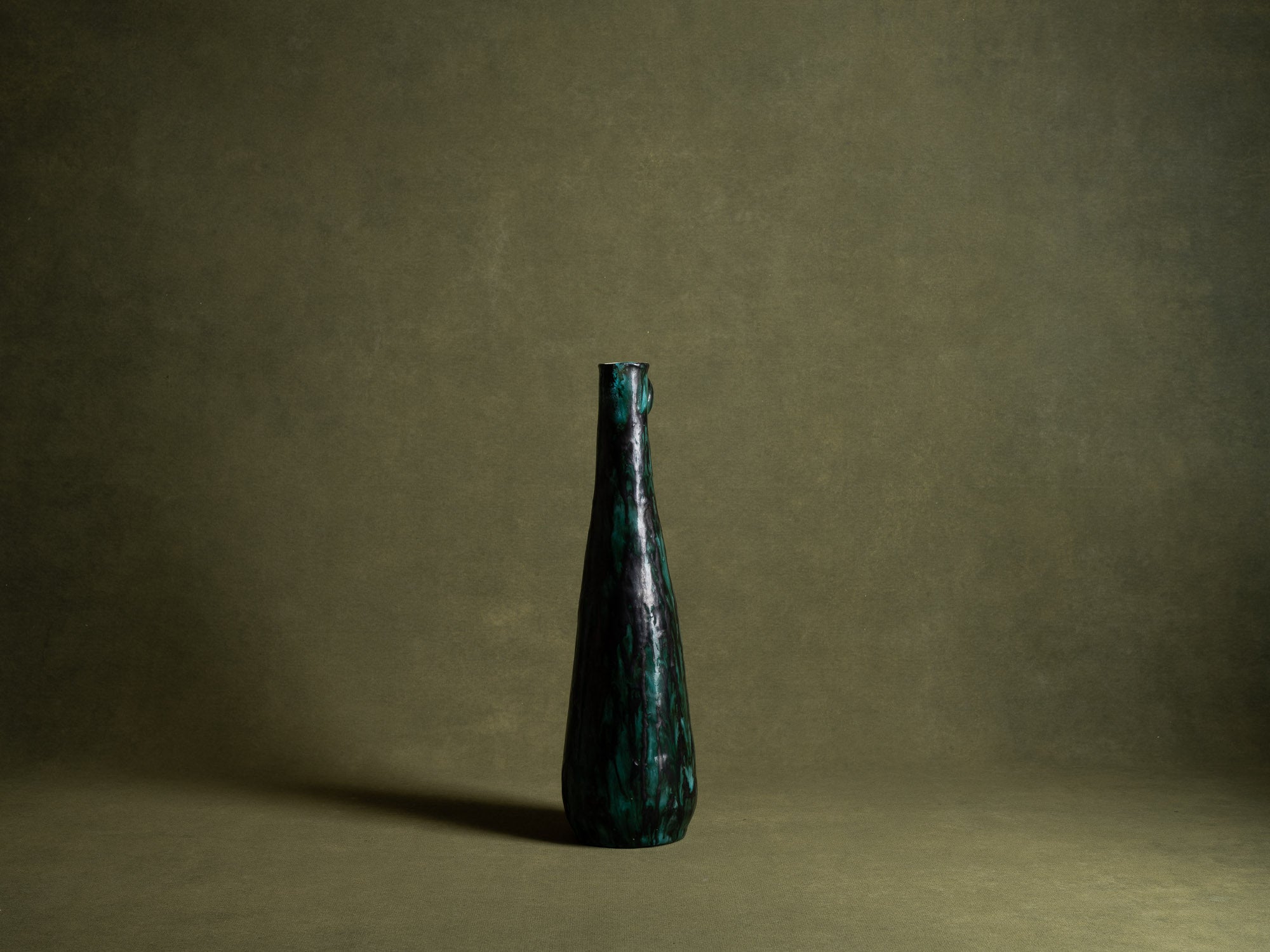 Vase‑bouteille par Claude Bignens, Atelier Claude & Yvon, France (vers 1956-60)..Vase by Claude Bignens, Claude & Yvon, France (ca. 1956-60)