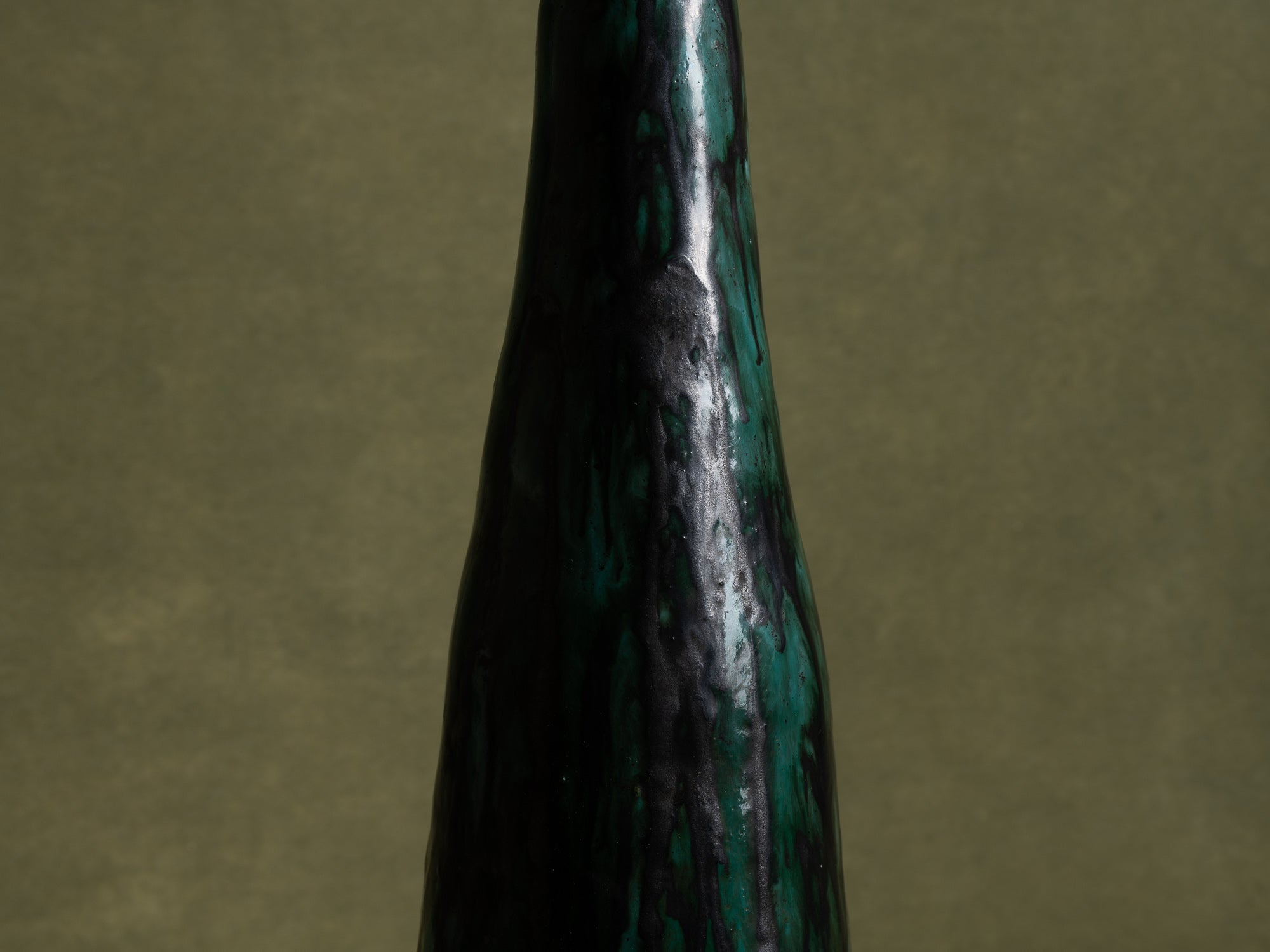Vase‑bouteille par Claude Bignens, Atelier Claude & Yvon, France (vers 1956-60)..Vase by Claude Bignens, Claude & Yvon, France (ca. 1956-60)