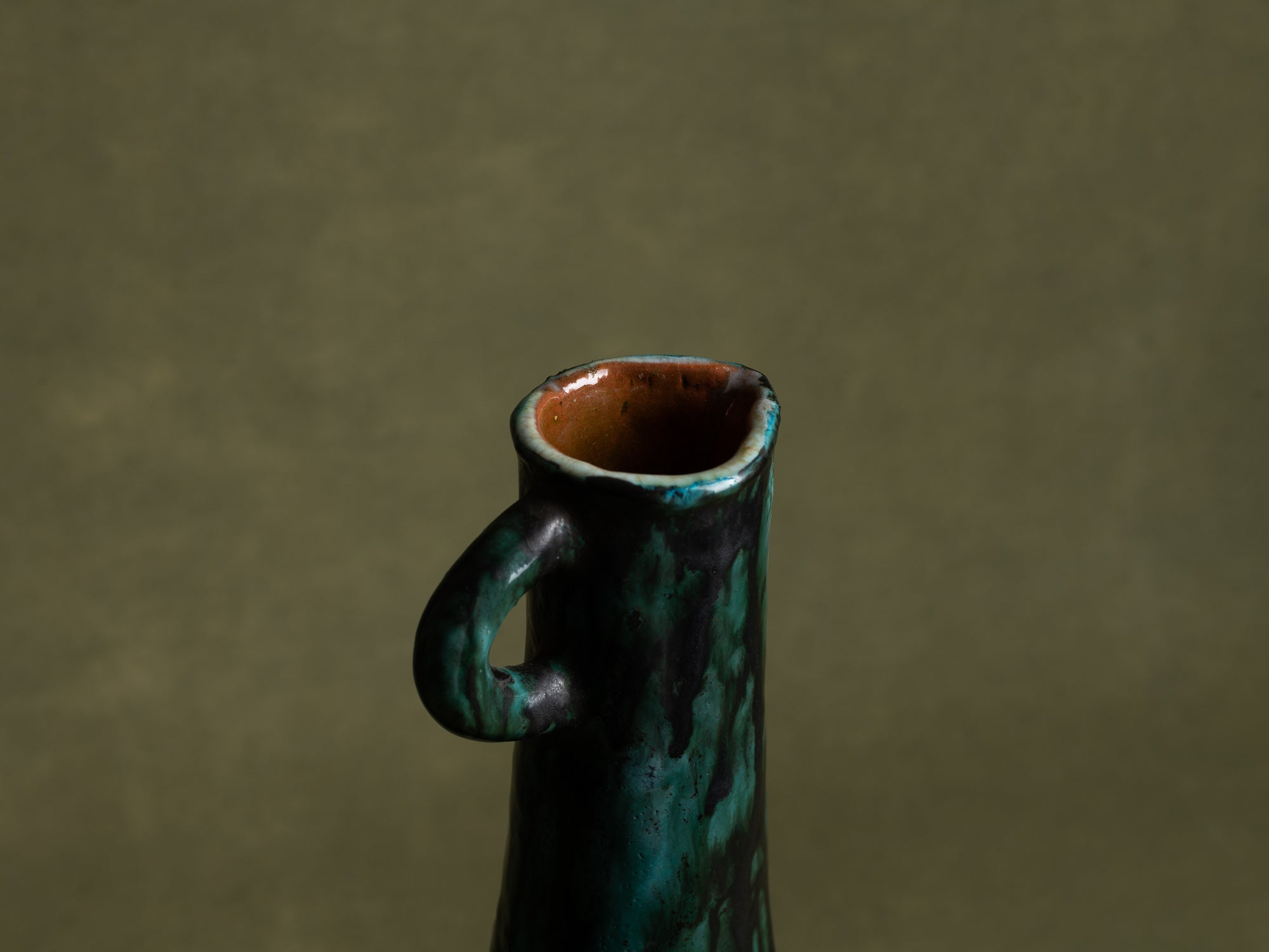 Vase‑bouteille par Claude Bignens, Atelier Claude & Yvon, France (vers 1956-60)..Vase by Claude Bignens, Claude & Yvon, France (ca. 1956-60)