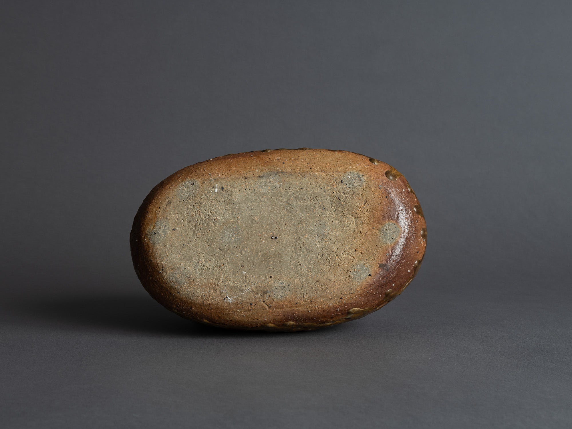 Rare photophore en grès d'Annie Maume, France (vers 1970)..Rare free form stoneware tealight by Annie Maume, France (circa 1970)