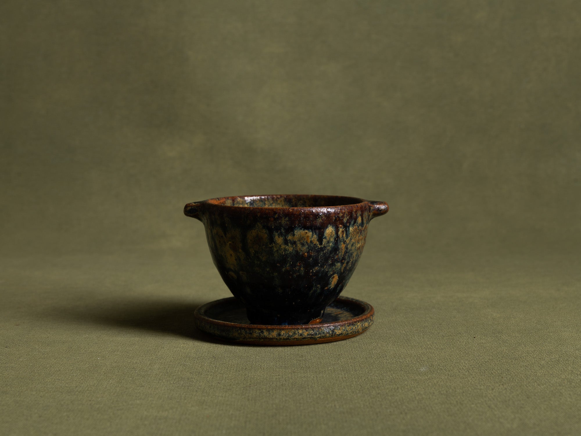 Bol à thé, suiveur de Gutte Eriksen, Danemark (Fin des années 1950 / début des années 1960)..Tea bowl, follower of Gutte Eriksen, Denmark (Late 1950s / early 1960s)