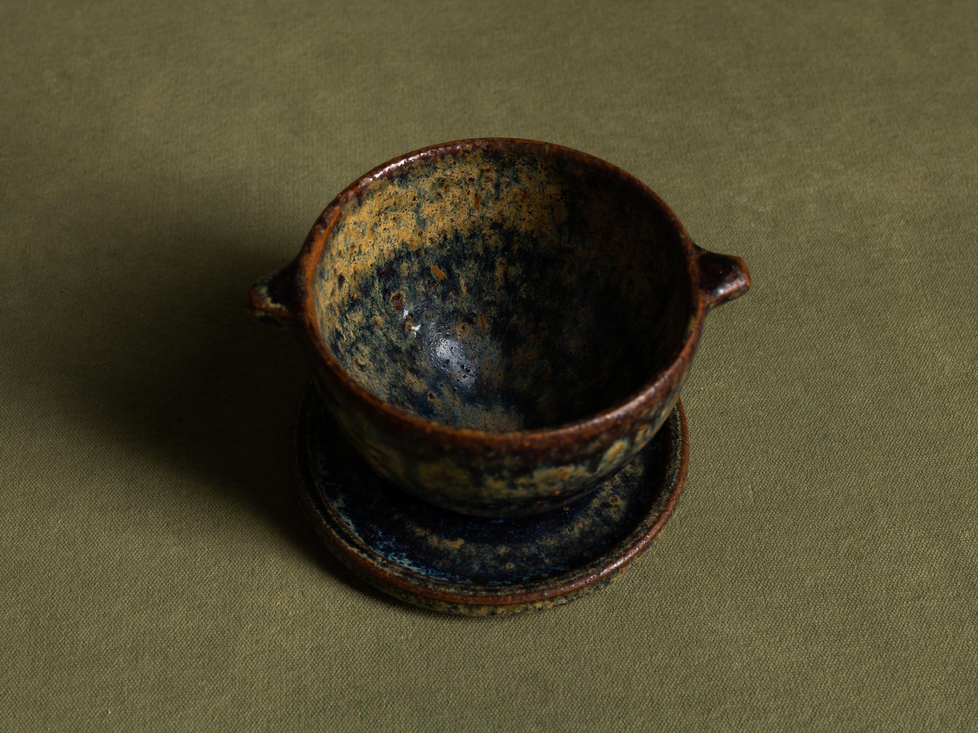 Bol à thé, suiveur de Gutte Eriksen, Danemark (Fin des années 1950 / début des années 1960)..Tea bowl, follower of Gutte Eriksen, Denmark (Late 1950s / early 1960s)