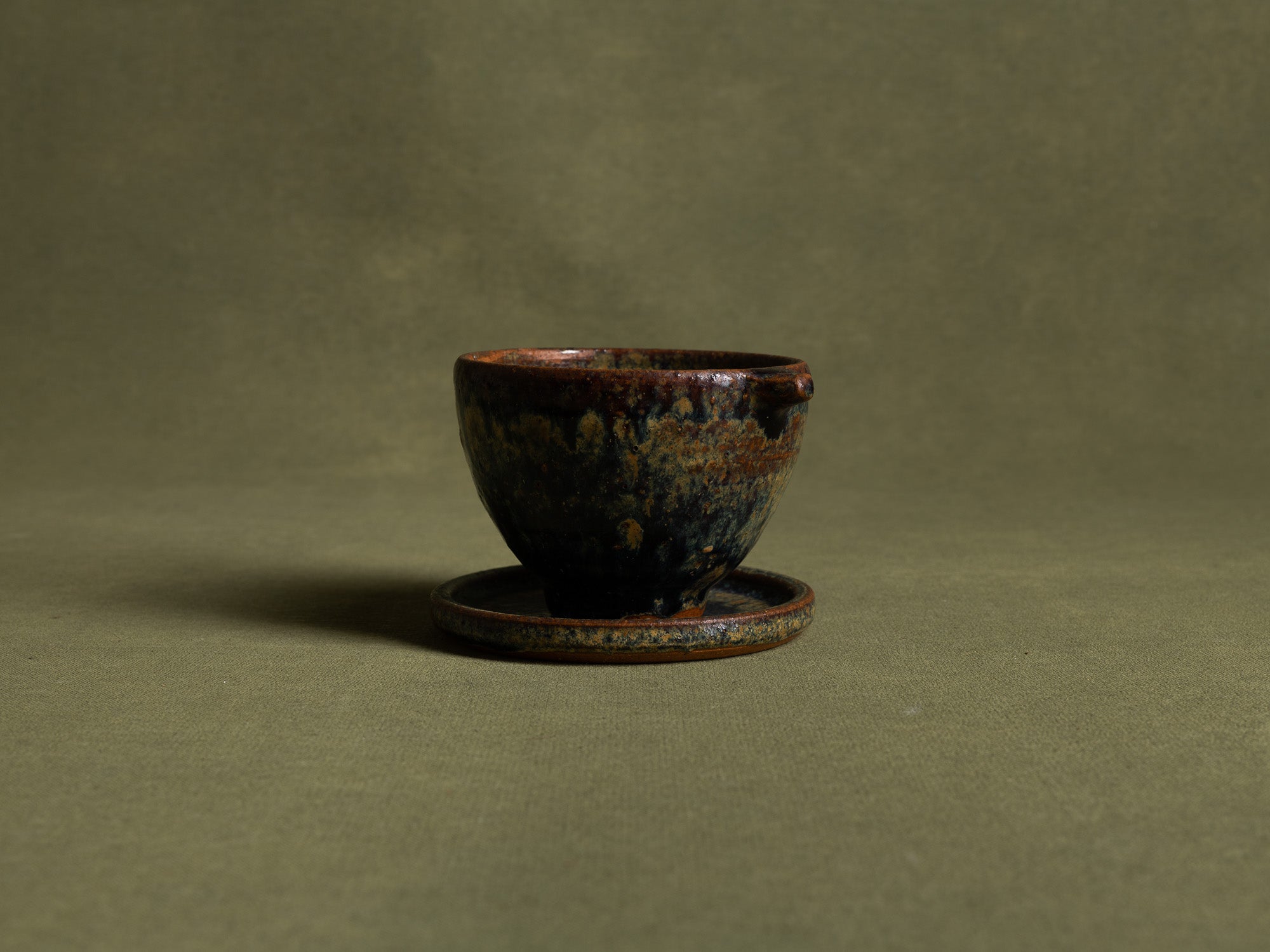 Bol à thé, suiveur de Gutte Eriksen, Danemark (Fin des années 1950 / début des années 1960)..Tea bowl, follower of Gutte Eriksen, Denmark (Late 1950s / early 1960s)
