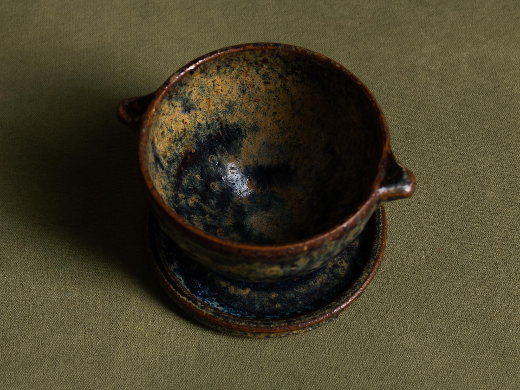 Bol à thé, suiveur de Gutte Eriksen, Danemark (Fin des années 1950 / début des années 1960)..Tea bowl, follower of Gutte Eriksen, Denmark (Late 1950s / early 1960s)