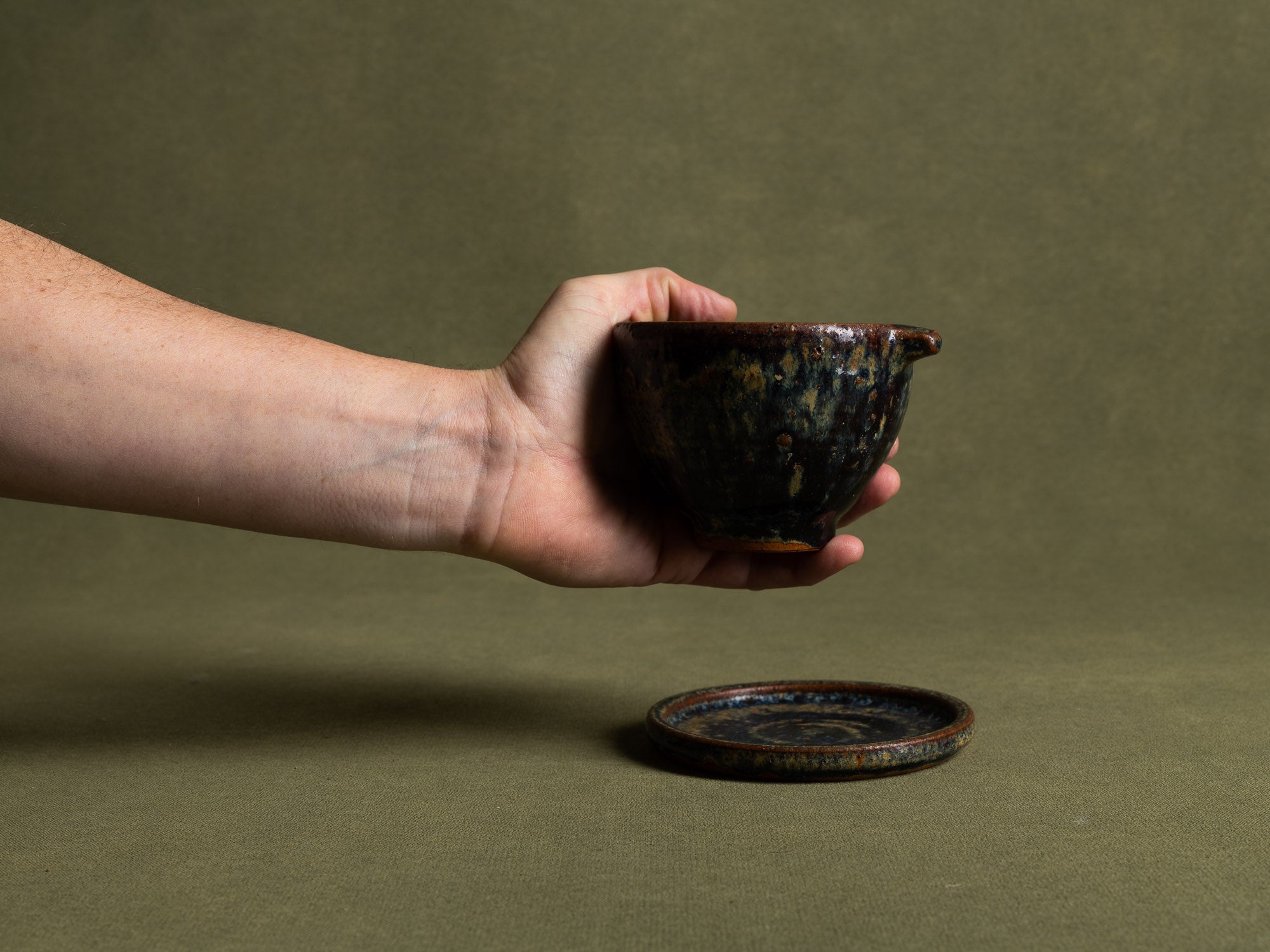 Bol à thé, suiveur de Gutte Eriksen, Danemark (Fin des années 1950 / début des années 1960)..Tea bowl, follower of Gutte Eriksen, Denmark (Late 1950s / early 1960s)