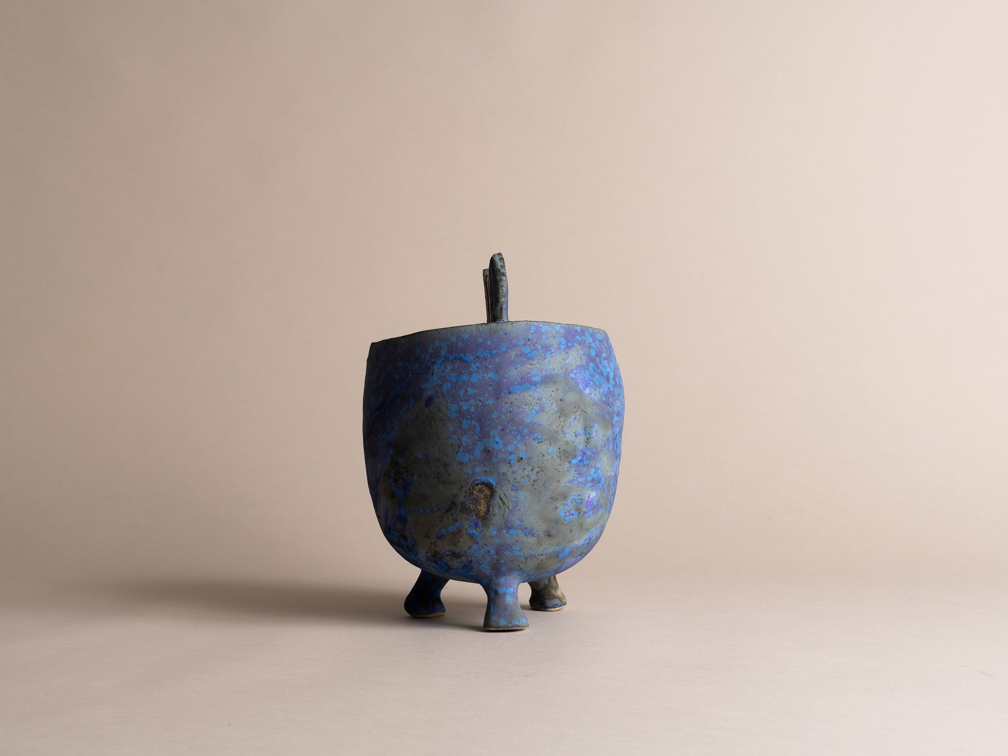 Sculpture de forme libre d'Ashley Howard, Royaume-Uni (vers 1995)..Outstanding free form ceramic sculpture by Ashley Howard, United-Kingdom (circa 1995)