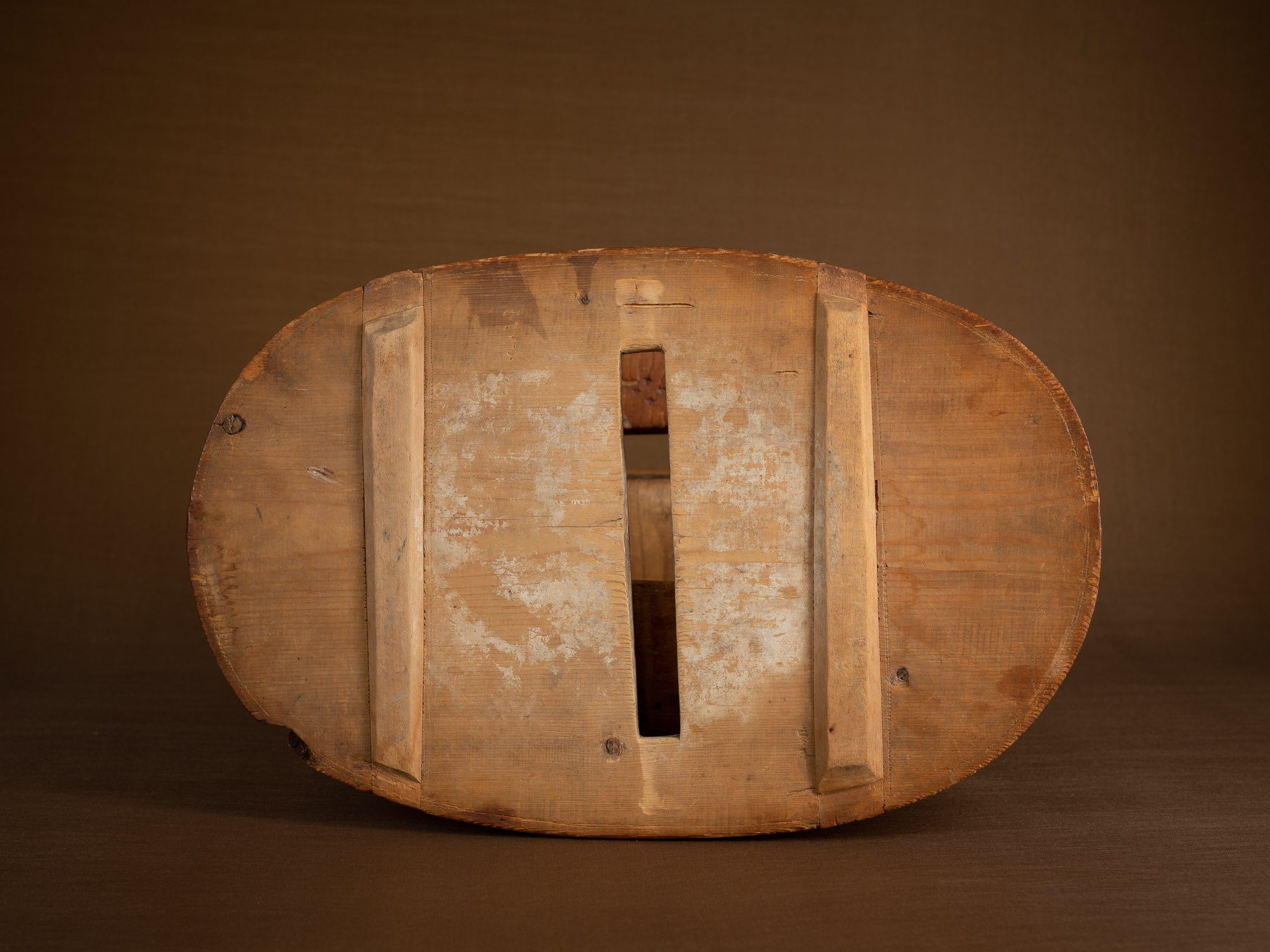 Ancienne boîte en lames de bouleau courbées, Suède (XIXe siècle)..Old birch slat box, Sweden (19th century)