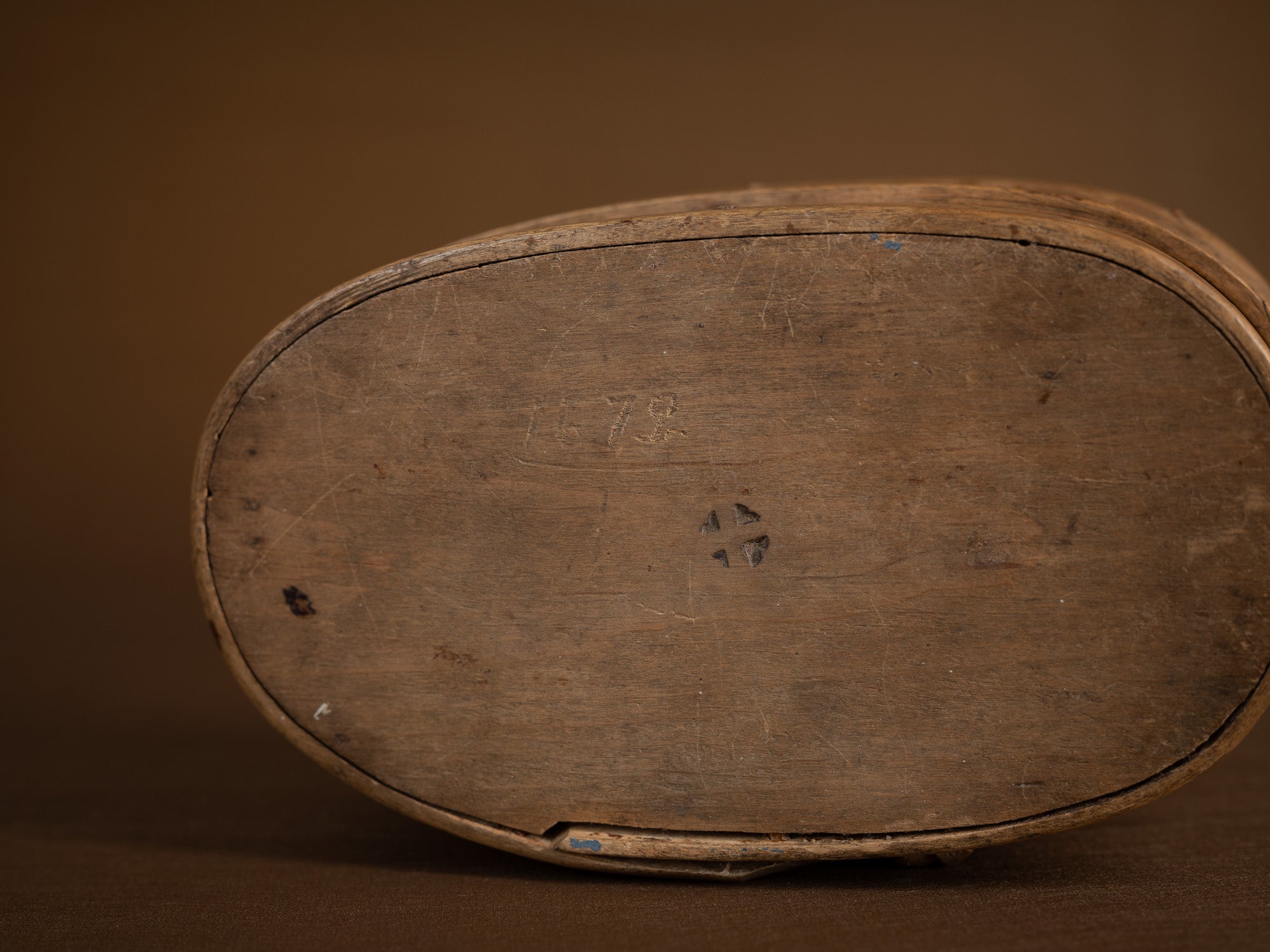 Ensemble d'anciennes boîtes en lames de bouleau courbées, Suède (XVIIe siècle)..Old birch slat boxes, set of 2, Sweden (17th century)