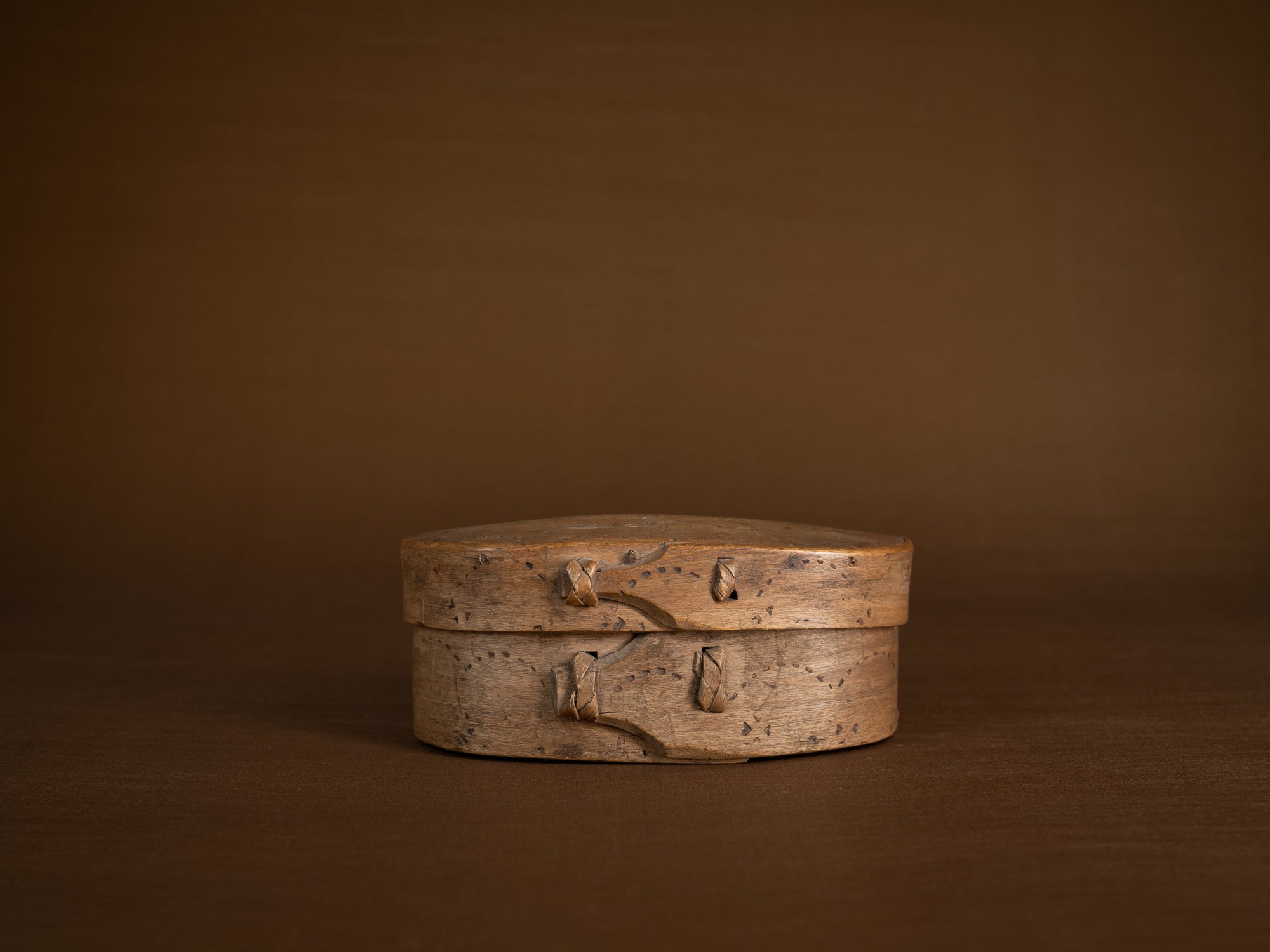 Ensemble d'anciennes boîtes en lames de bouleau courbées, Suède (XVIIe siècle)..Old birch slat boxes, set of 2, Sweden (17th century)