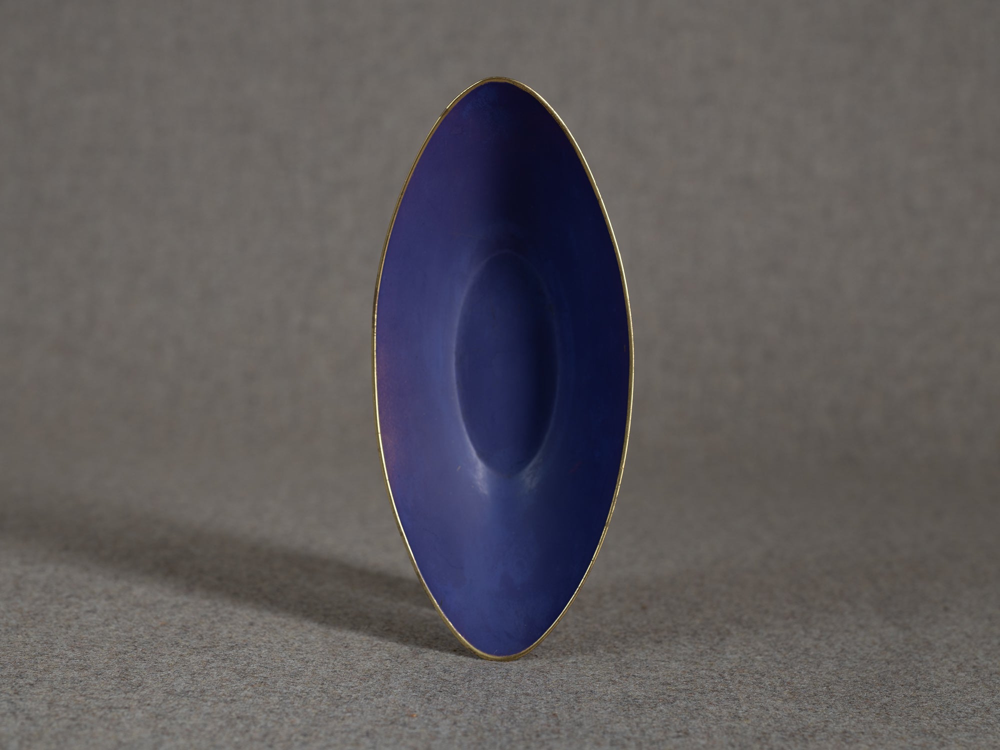 Duo de coupes en laiton de Gunnar Ander pour Ystad Metall, Suède (vers 1957)..Duo of brass bowls by Gunnar Ander for Ystad Metall, Sweden (circa 1957)