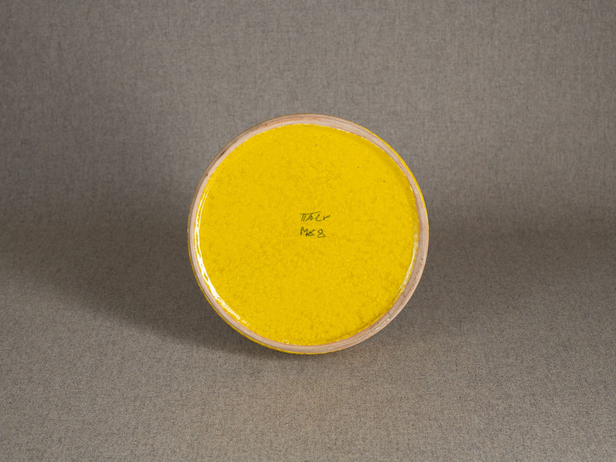 Rare coupe circulaire en faïence par Aldo Londi pour Bitossi, Italie (vers 1960)..Rare earthenware circular bowl by Aldo Londi for Bitossi, Italy (circa 1960)