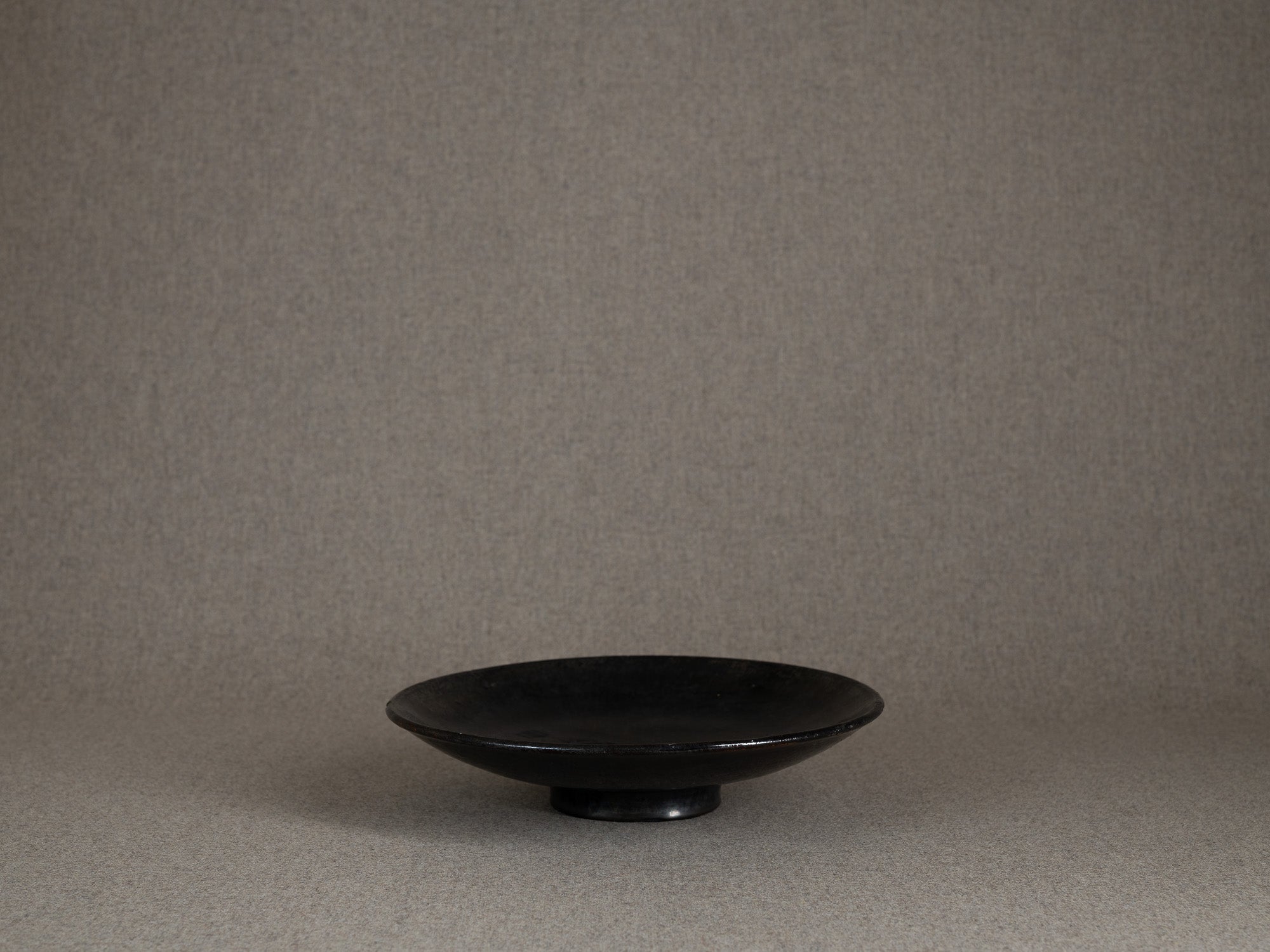Rare coupe circulaire d'Étienne Noël à Dieulefit, France (vers 1936-39)..Rare circular bowl by Étienne Noël in Dieulefit, France (circa 1936-39)