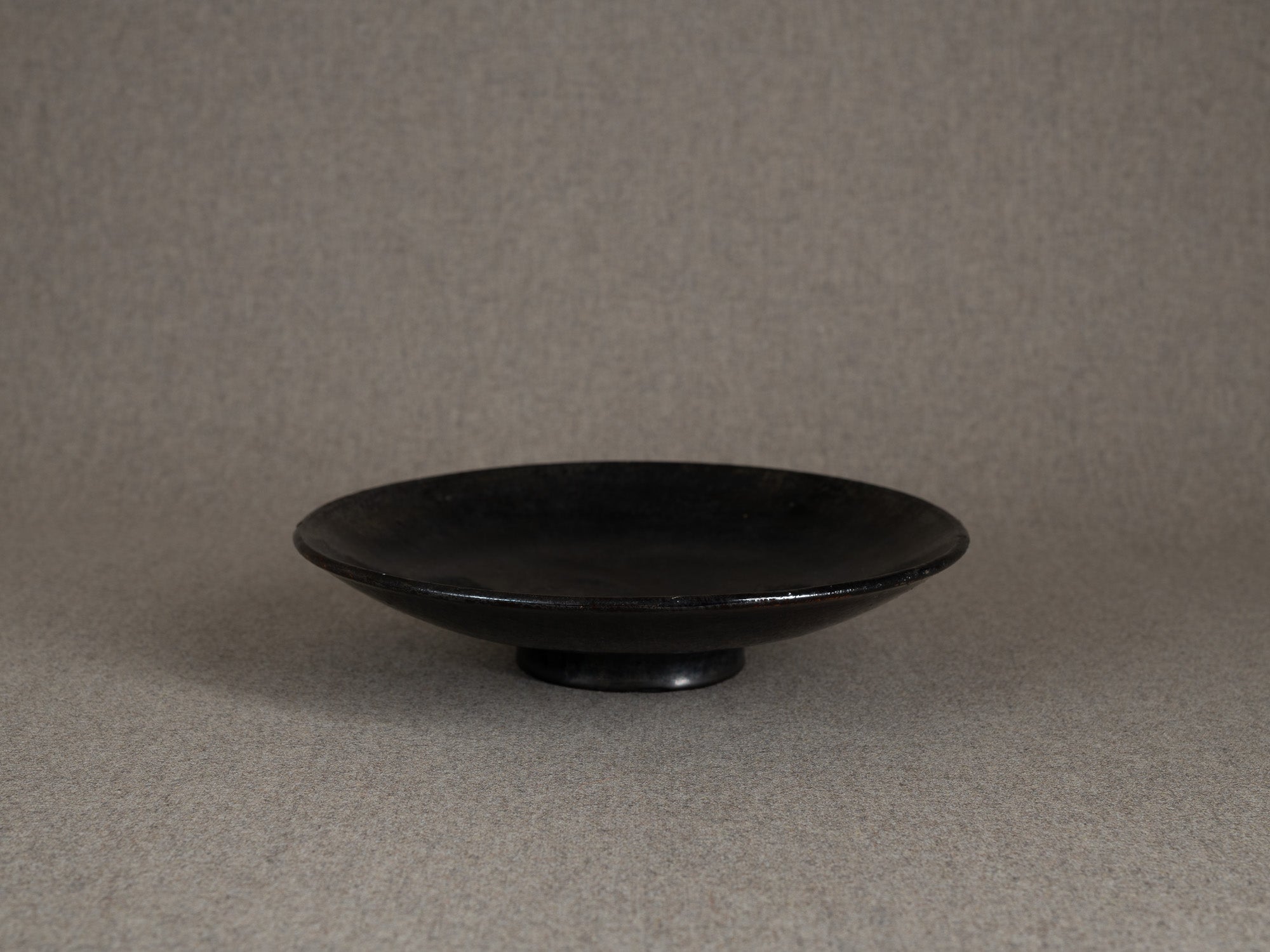 Rare coupe circulaire d'Étienne Noël à Dieulefit, France (vers 1936-39)..Rare circular bowl by Étienne Noël in Dieulefit, France (circa 1936-39)
