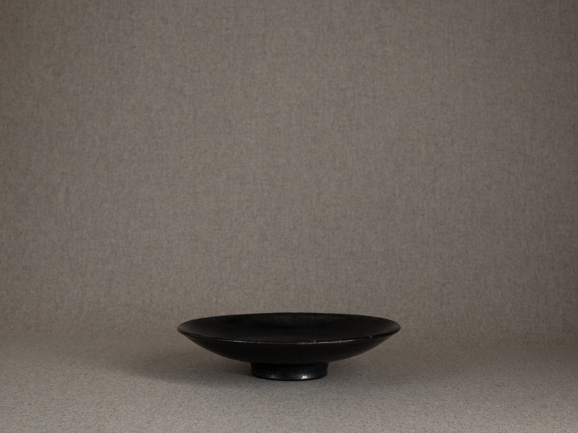 Rare coupe circulaire d'Étienne Noël à Dieulefit, France (vers 1936-39)..Rare circular bowl by Étienne Noël in Dieulefit, France (circa 1936-39)
