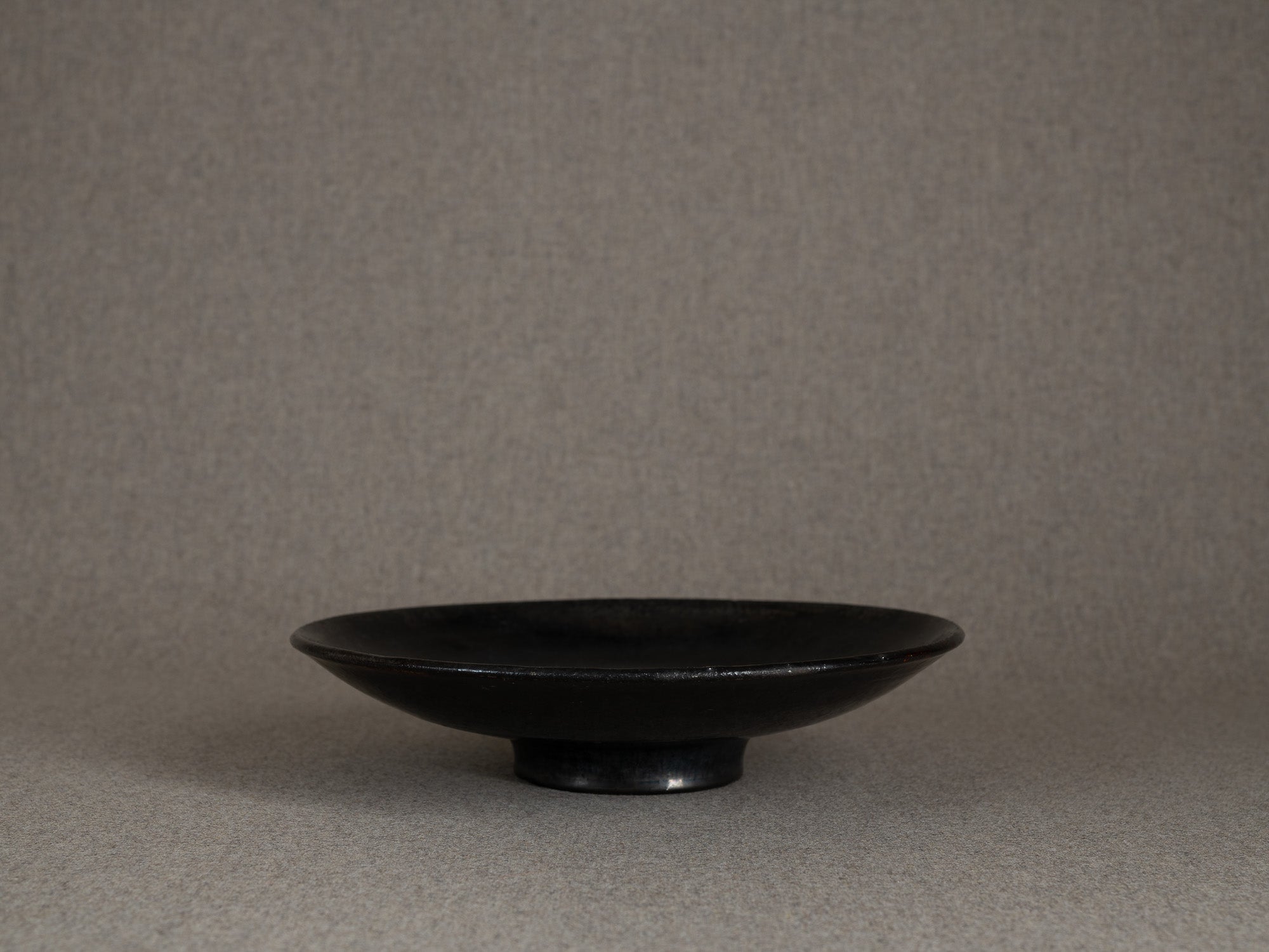 Rare coupe circulaire d'Étienne Noël à Dieulefit, France (vers 1936-39)..Rare circular bowl by Étienne Noël in Dieulefit, France (circa 1936-39)