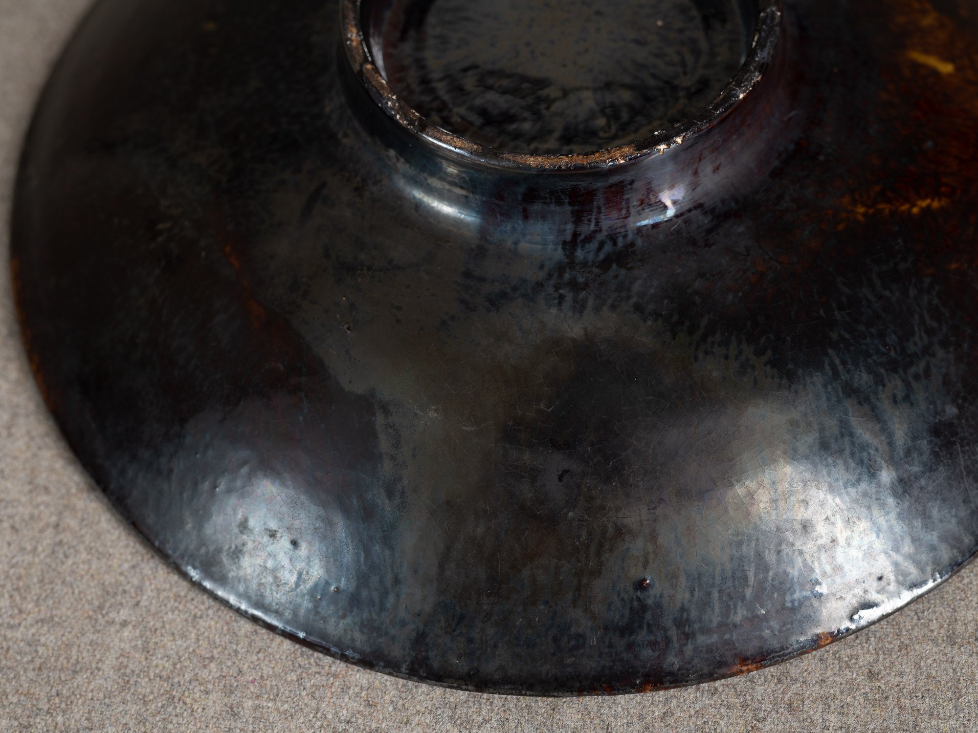 Rare coupe circulaire d'Étienne Noël à Dieulefit, France (vers 1936-39)..Rare circular bowl by Étienne Noël in Dieulefit, France (circa 1936-39)