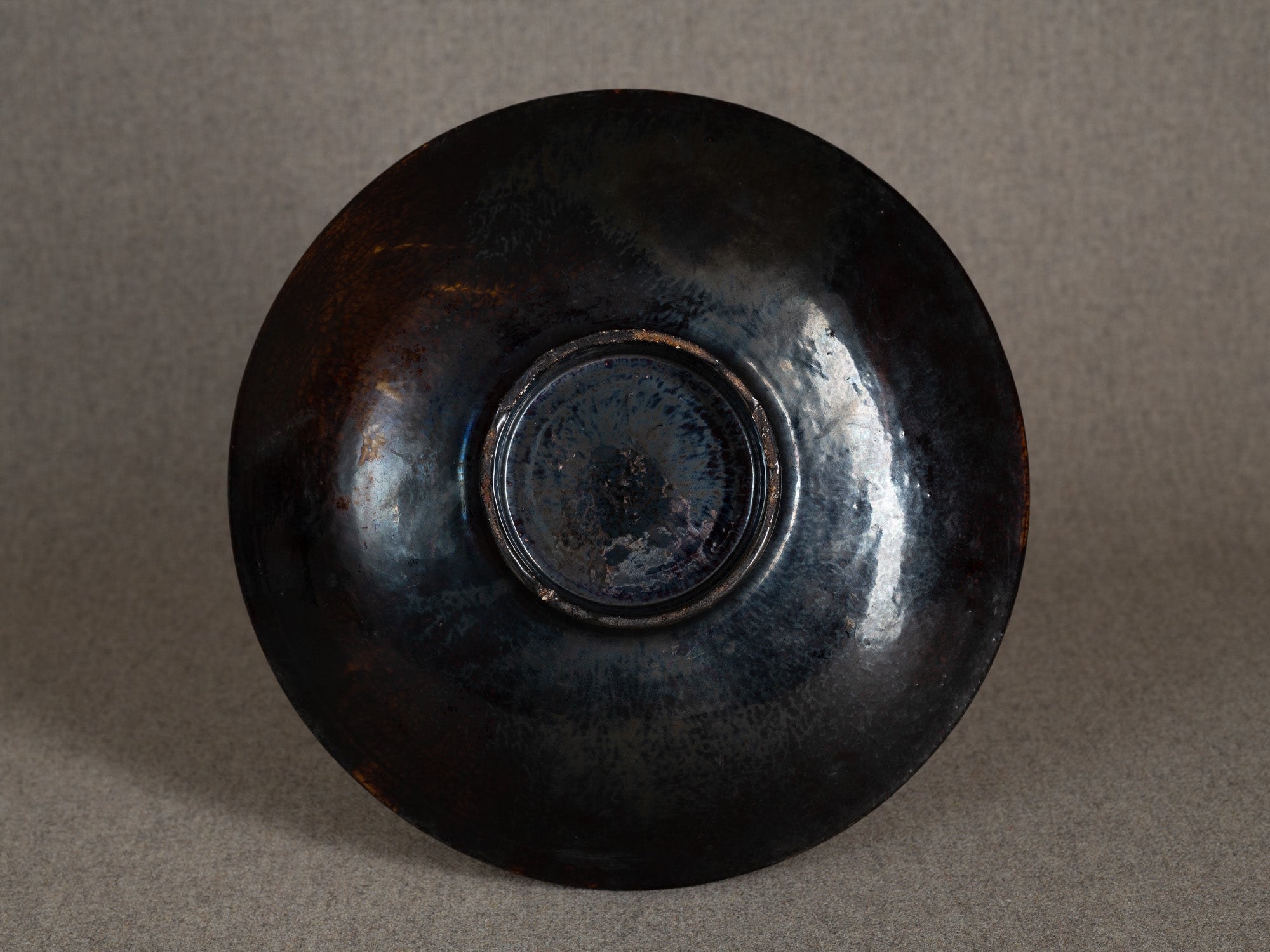 Rare coupe circulaire d'Étienne Noël à Dieulefit, France (vers 1936-39)..Rare circular bowl by Étienne Noël in Dieulefit, France (circa 1936-39)
