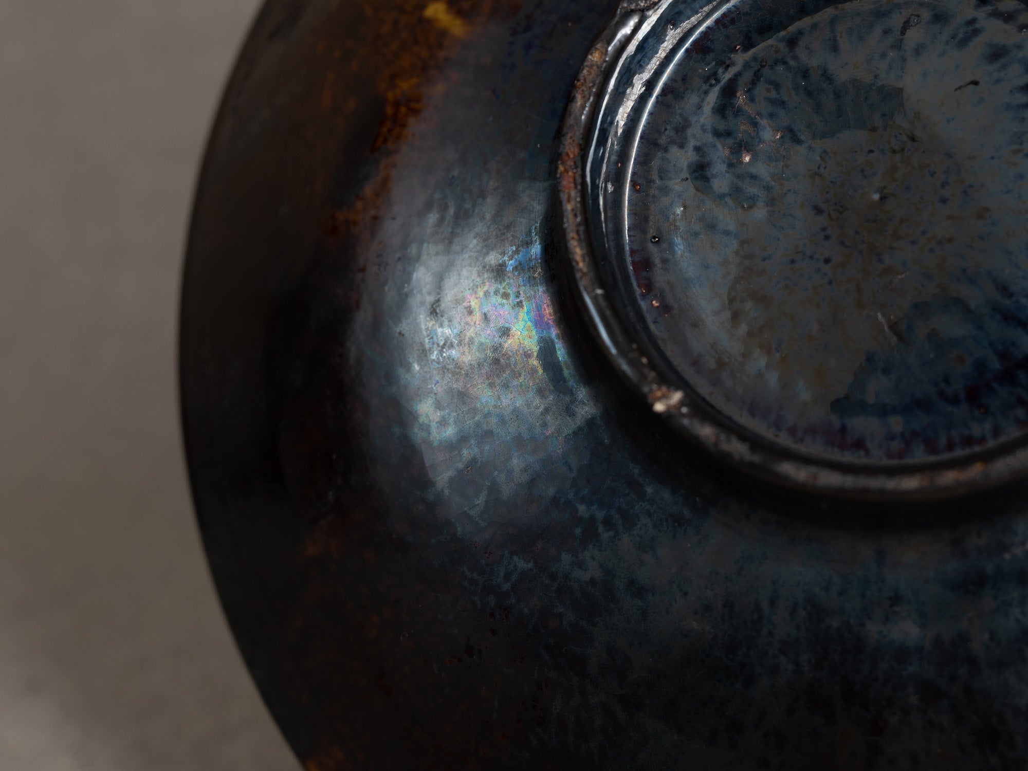 Rare coupe circulaire d'Étienne Noël à Dieulefit, France (vers 1936-39)..Rare circular bowl by Étienne Noël in Dieulefit, France (circa 1936-39)