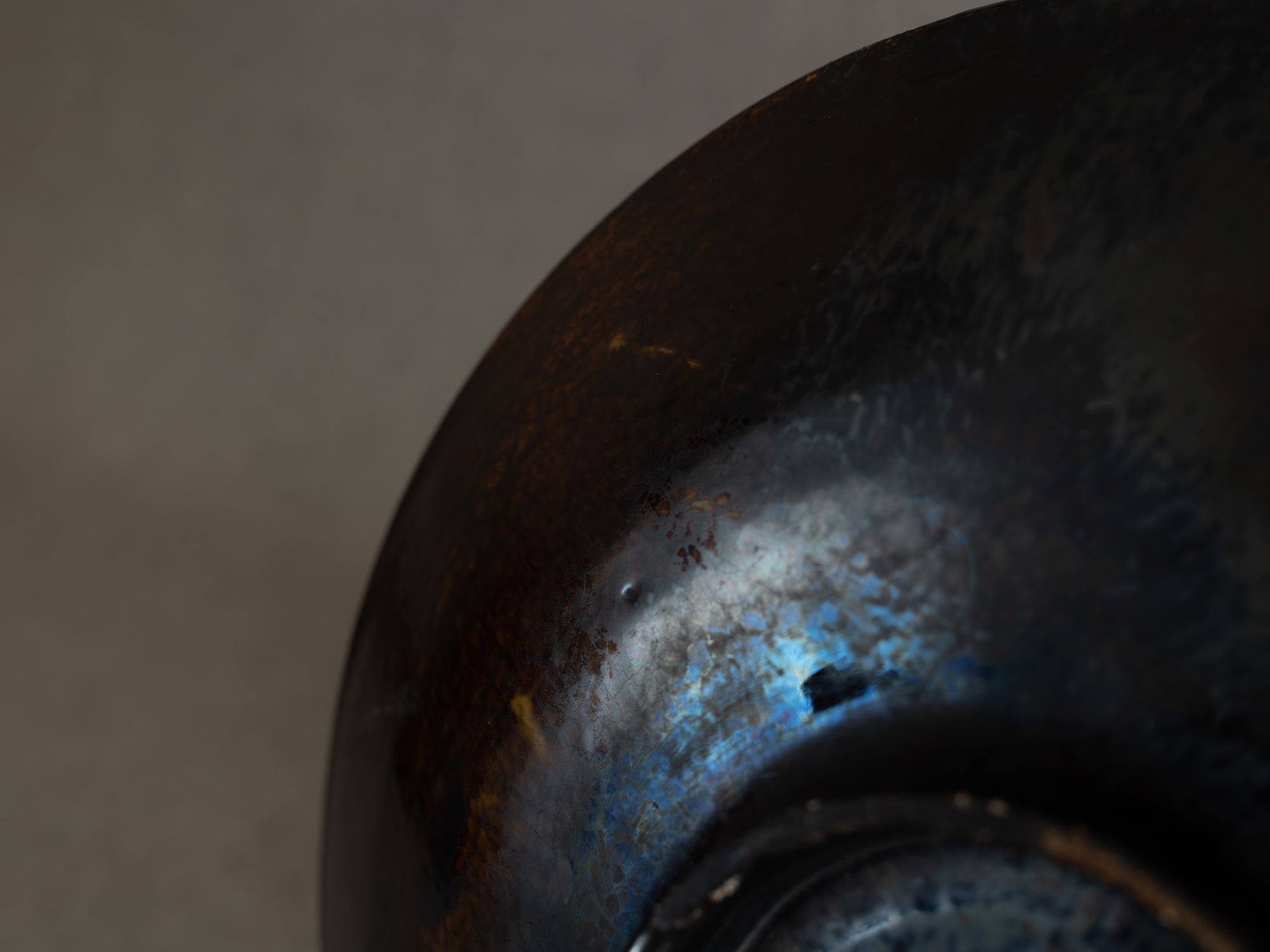 Rare coupe circulaire d'Étienne Noël à Dieulefit, France (vers 1936-39)..Rare circular bowl by Étienne Noël in Dieulefit, France (circa 1936-39)