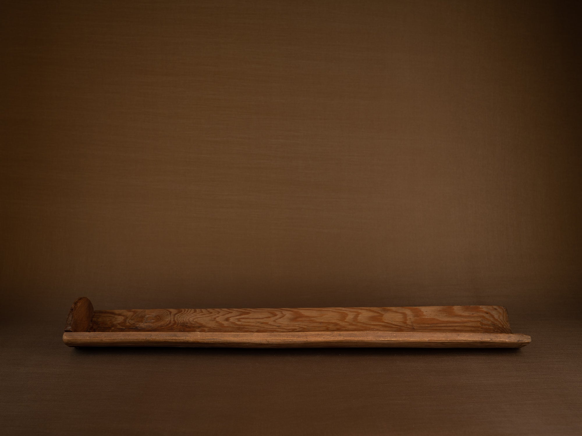 Planche à laver monoxyle en bouleau, Suède (1851)..Peasant birch washboard, Sweden (1851)