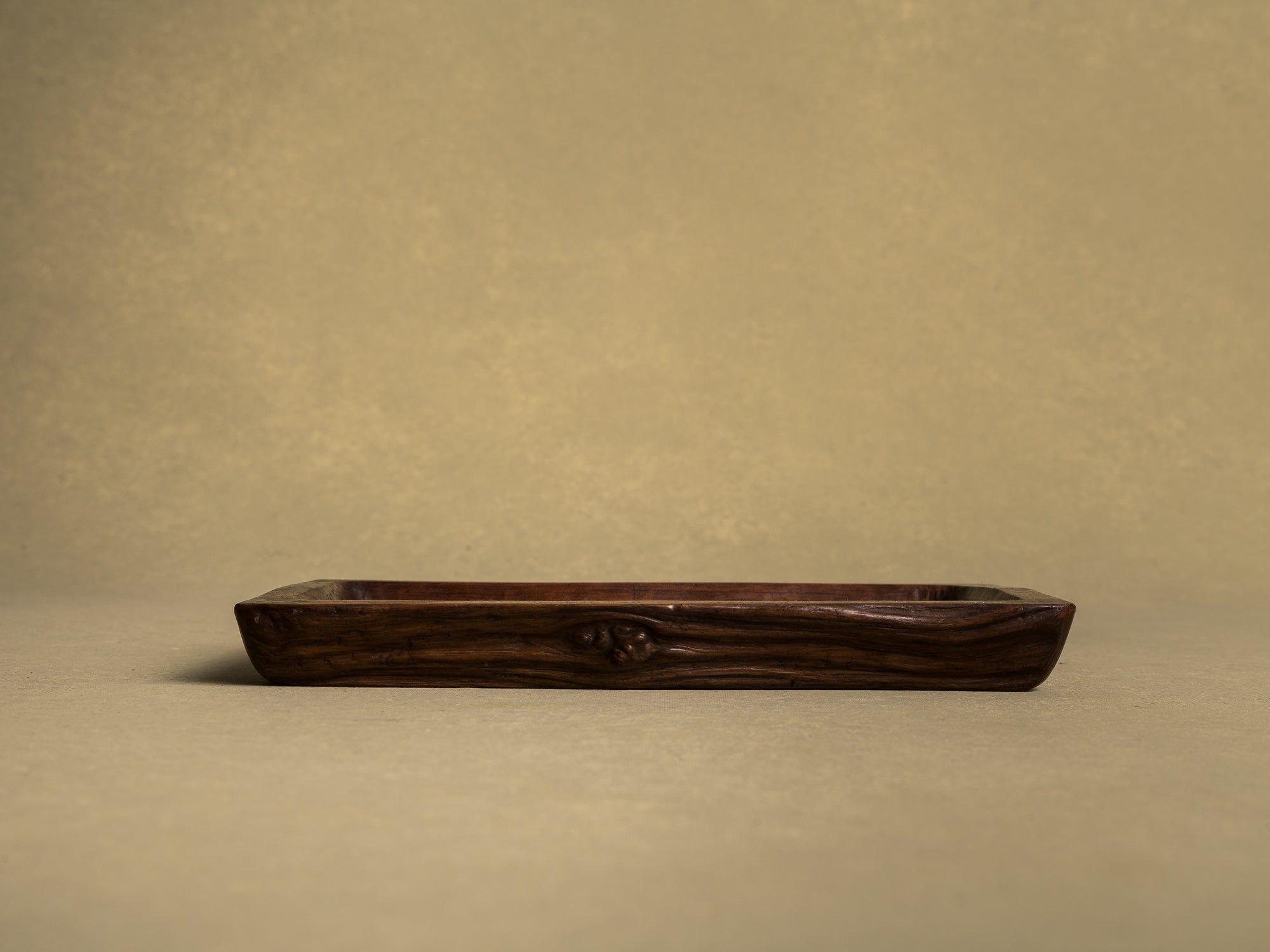 Coupe monoxyle / plateau à thé pour la cérémonie du thé Gyokuro, Japon (vers 1900)..Bowl / Mingei tea tray for senchabon Gyokuro tea ceremony, Japan (circa 1900)