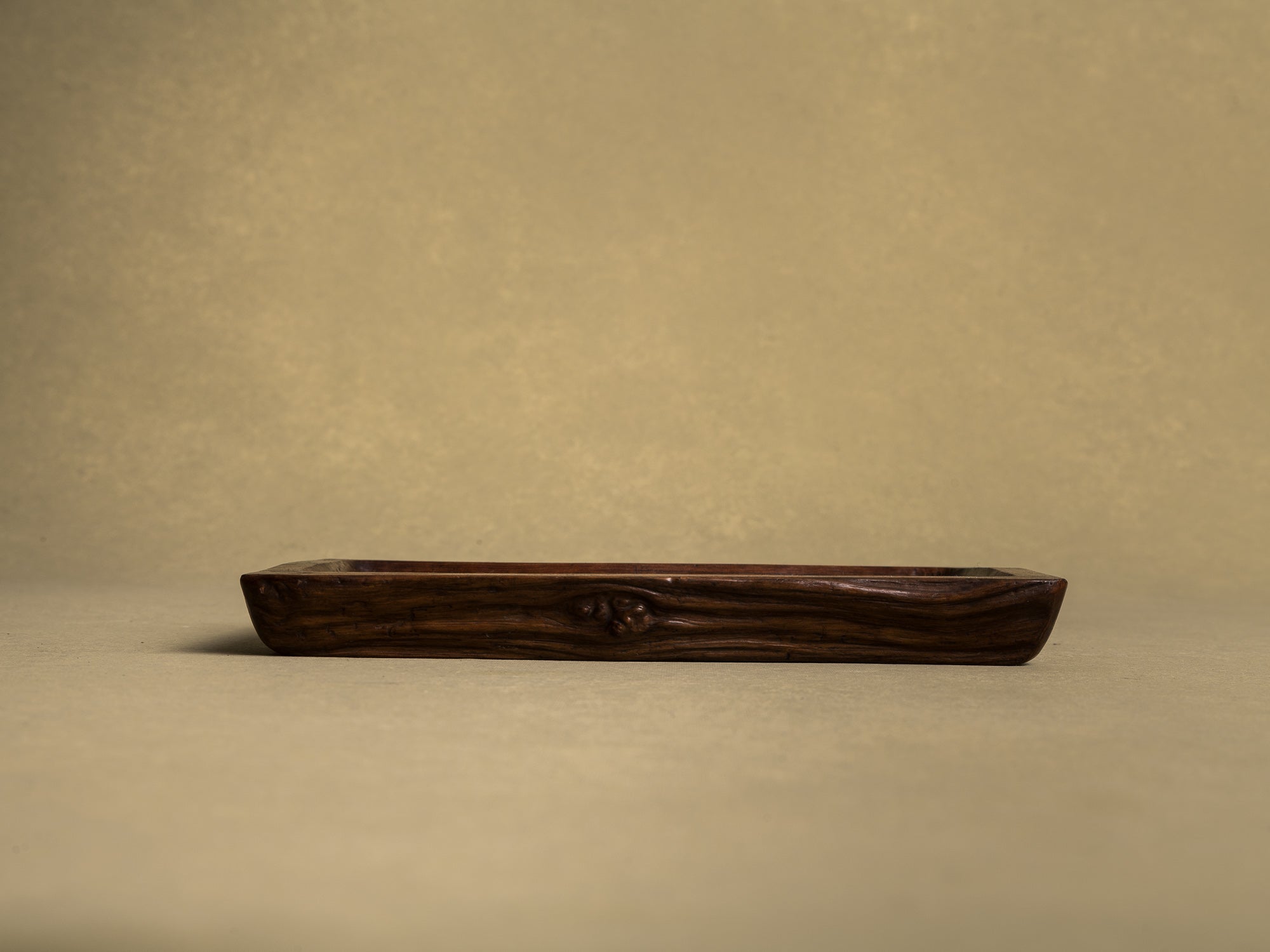 Coupe monoxyle / plateau à thé pour la cérémonie du thé Gyokuro, Japon (vers 1900)..Bowl / Mingei tea tray for senchabon Gyokuro tea ceremony, Japan (circa 1900)
