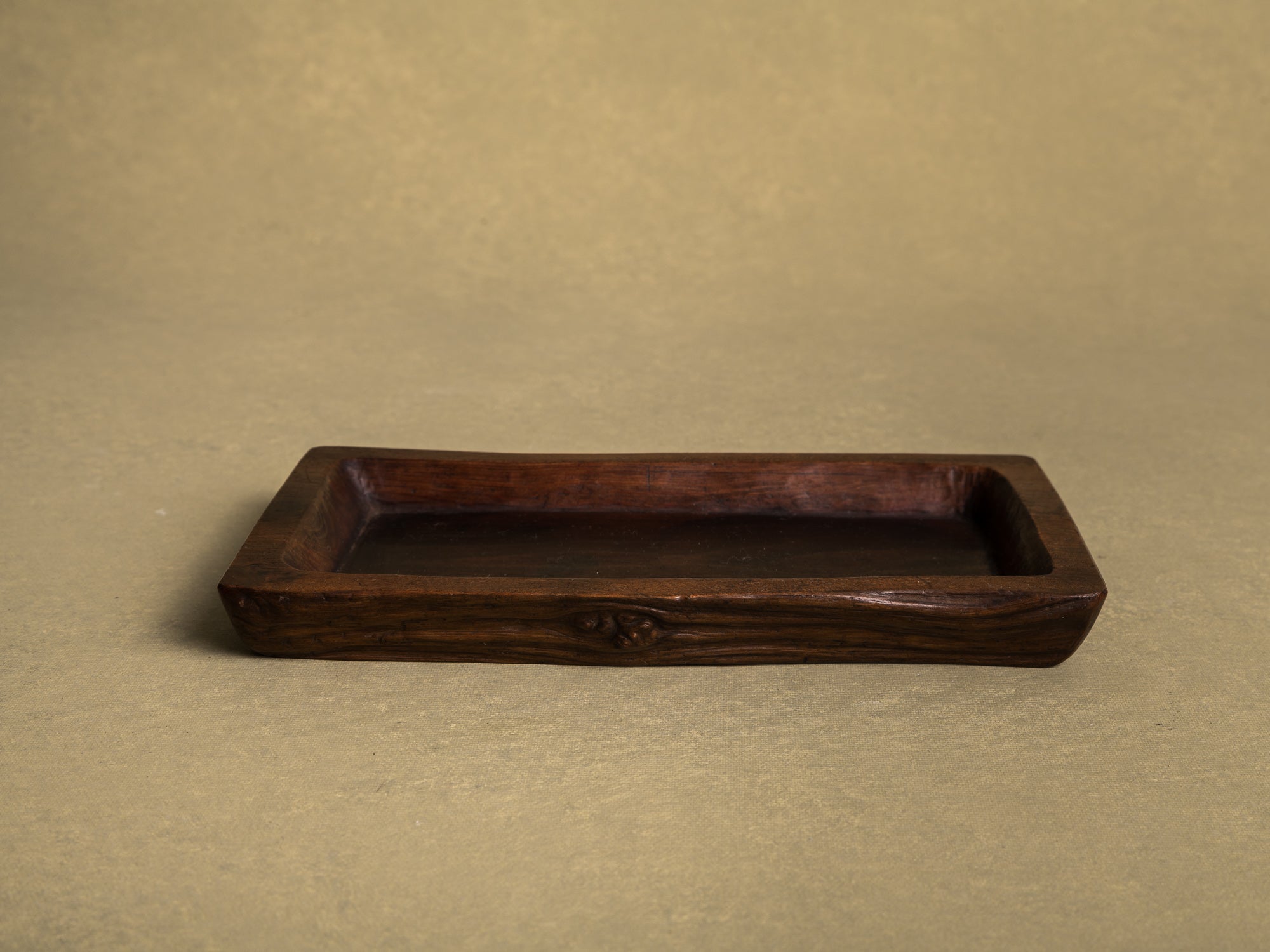 Coupe monoxyle / plateau à thé pour la cérémonie du thé Gyokuro, Japon (vers 1900)..Bowl / Mingei tea tray for senchabon Gyokuro tea ceremony, Japan (circa 1900)