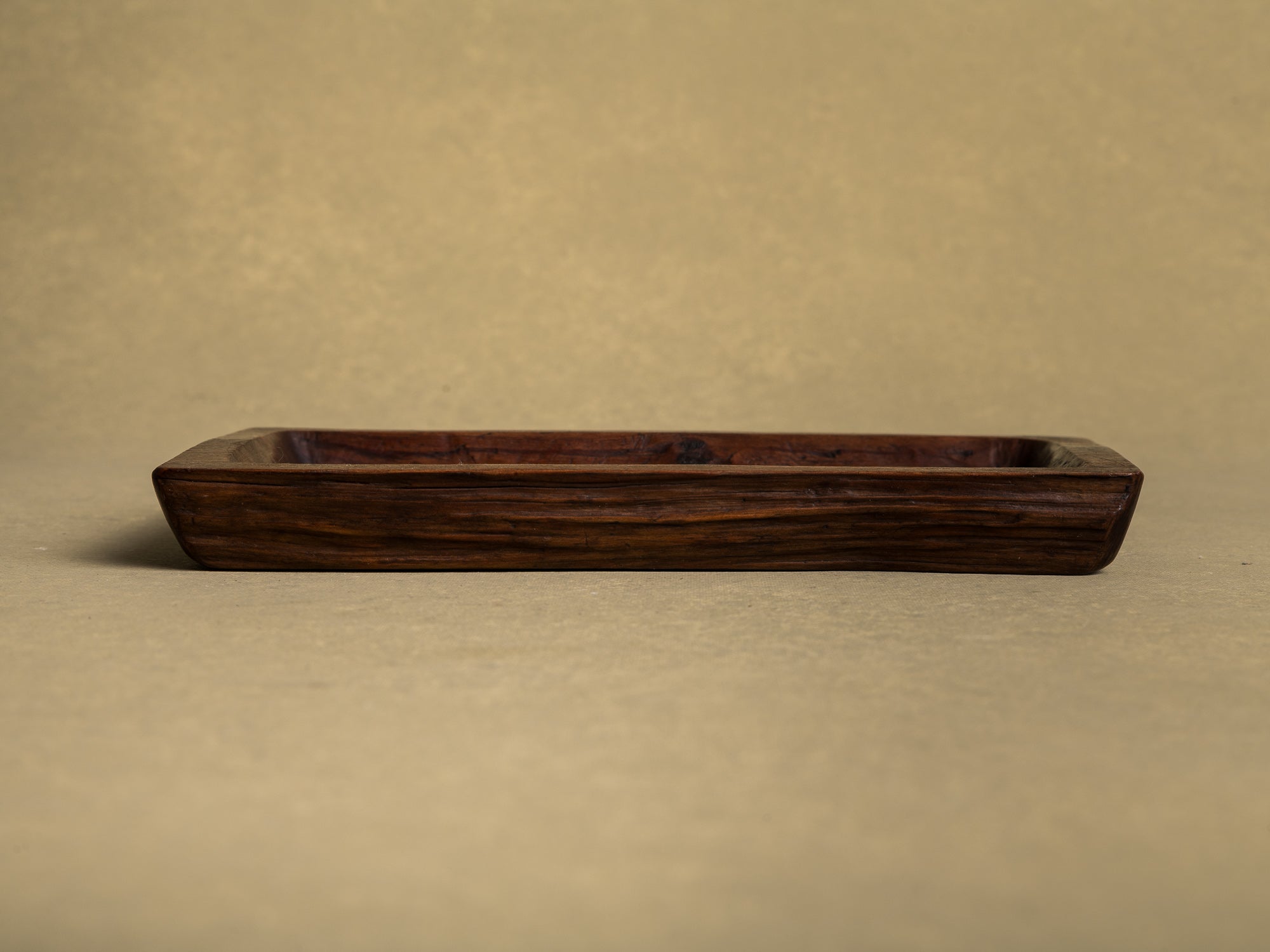 Coupe monoxyle / plateau à thé pour la cérémonie du thé Gyokuro, Japon (vers 1900)..Bowl / Mingei tea tray for senchabon Gyokuro tea ceremony, Japan (circa 1900)