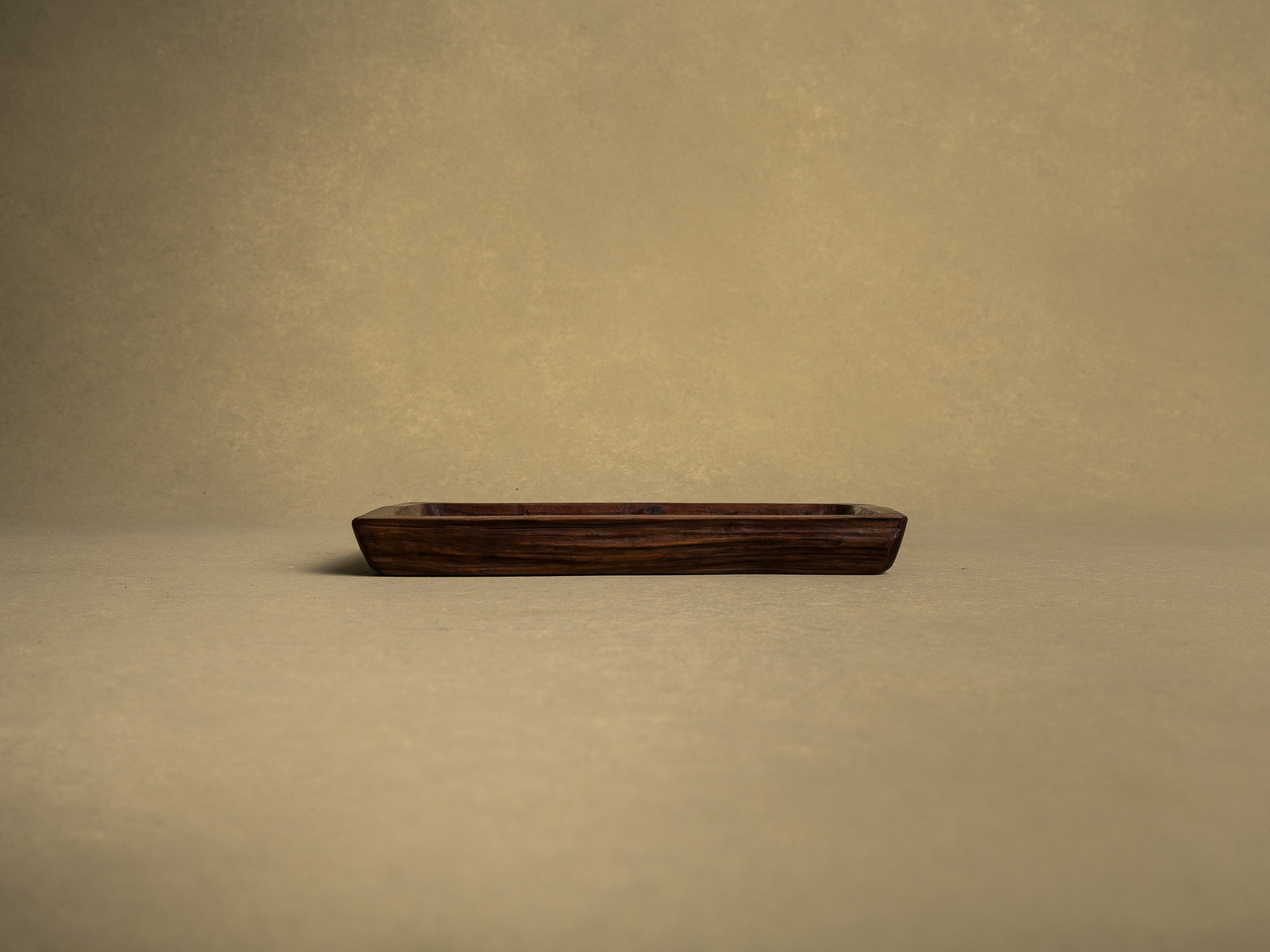 Coupe monoxyle / plateau à thé pour la cérémonie du thé Gyokuro, Japon (vers 1900)..Bowl / Mingei tea tray for senchabon Gyokuro tea ceremony, Japan (circa 1900)