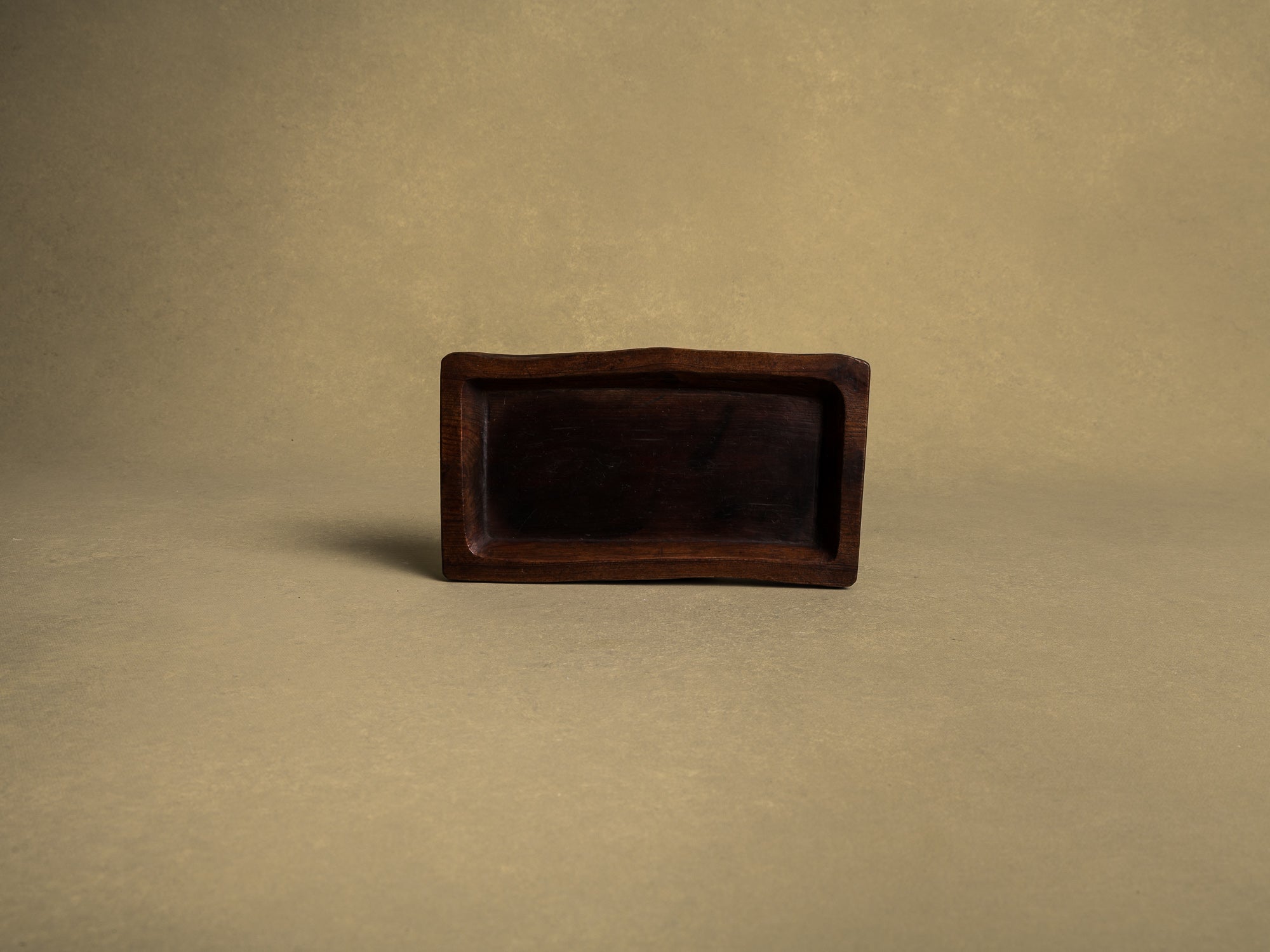 Coupe monoxyle / plateau à thé pour la cérémonie du thé Gyokuro, Japon (vers 1900)..Bowl / Mingei tea tray for senchabon Gyokuro tea ceremony, Japan (circa 1900)