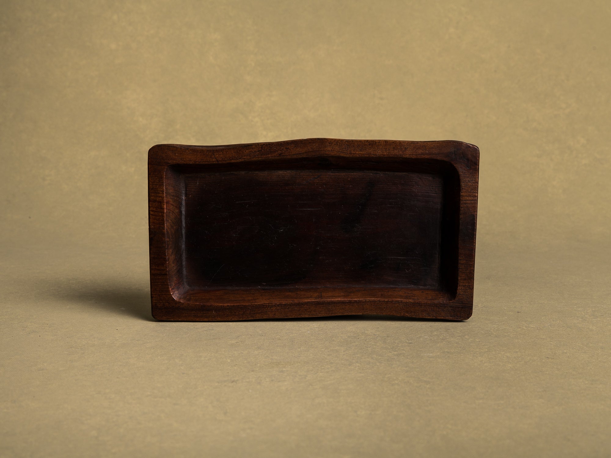 Coupe monoxyle / plateau à thé pour la cérémonie du thé Gyokuro, Japon (vers 1900)..Bowl / Mingei tea tray for senchabon Gyokuro tea ceremony, Japan (circa 1900)