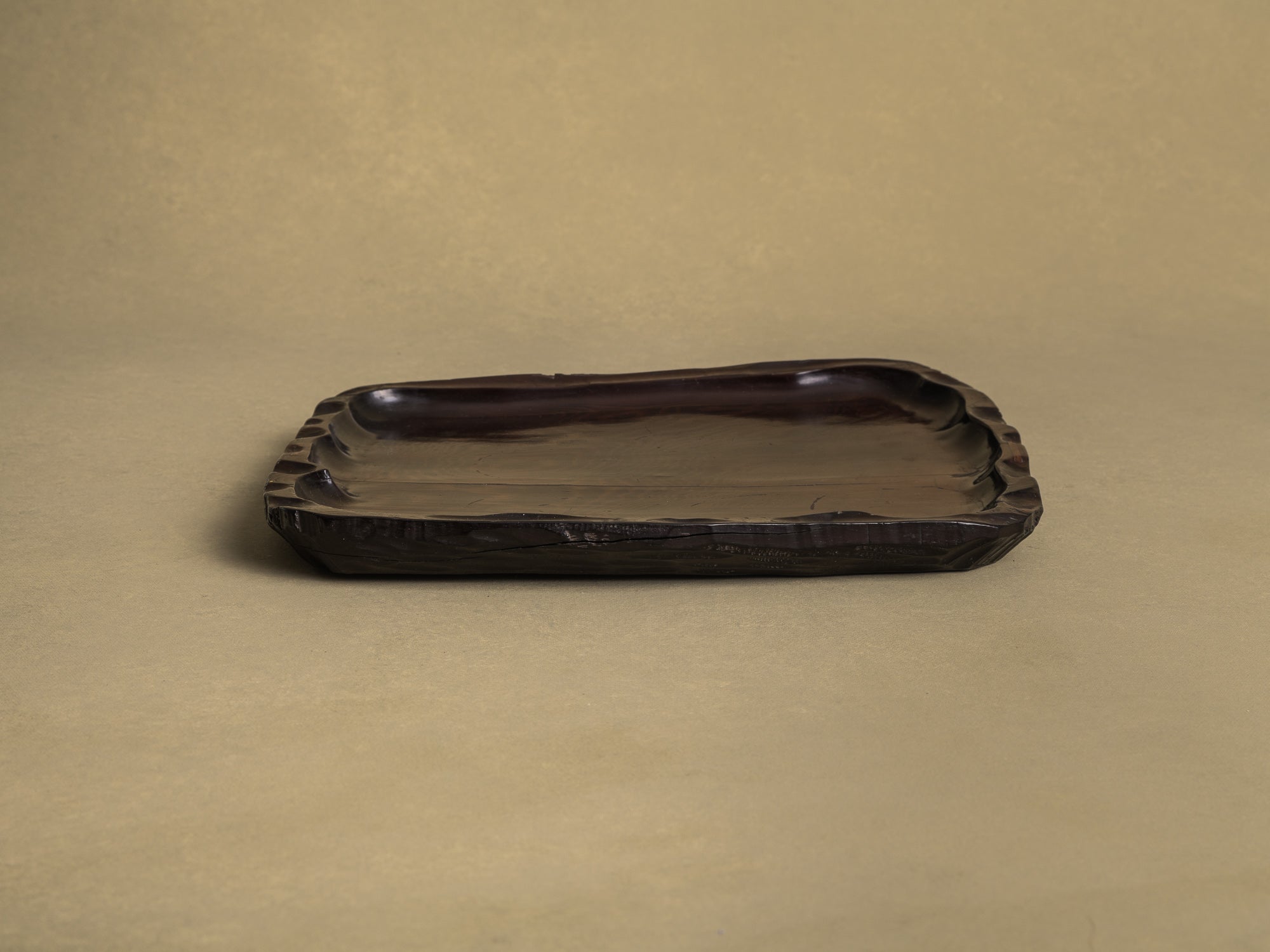 Coupe monoxyle / plateau à thé pour la cérémonie du thé, Japon (vers 1850-80)..Bowl / Mingei tea tray for senchabon tea ceremony, Japan (circa 1850-80)