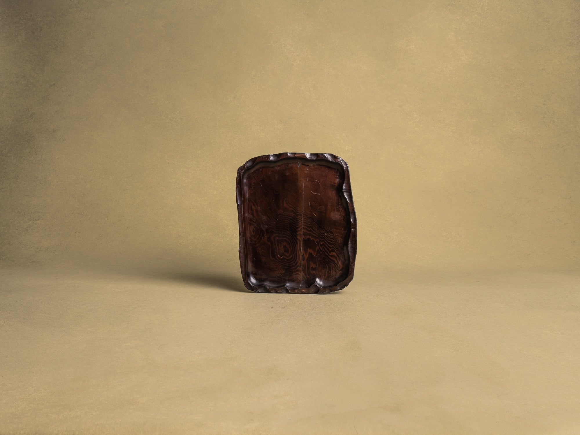 Coupe monoxyle / plateau à thé pour la cérémonie du thé, Japon (vers 1850-80)..Bowl / Mingei tea tray for senchabon tea ceremony, Japan (circa 1850-80)