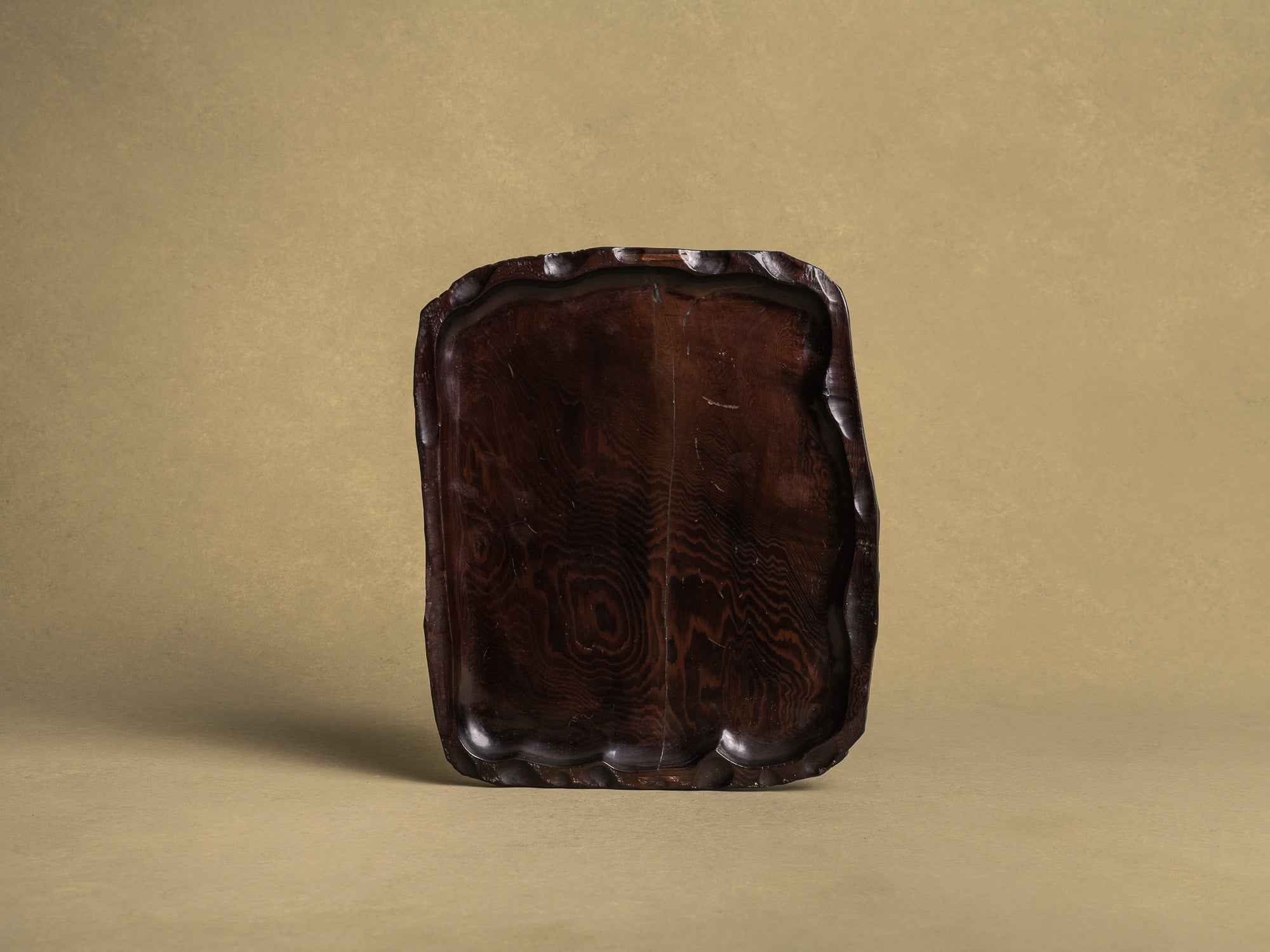 Coupe monoxyle / plateau à thé pour la cérémonie du thé, Japon (vers 1850-80)..Bowl / Mingei tea tray for senchabon tea ceremony, Japan (circa 1850-80)