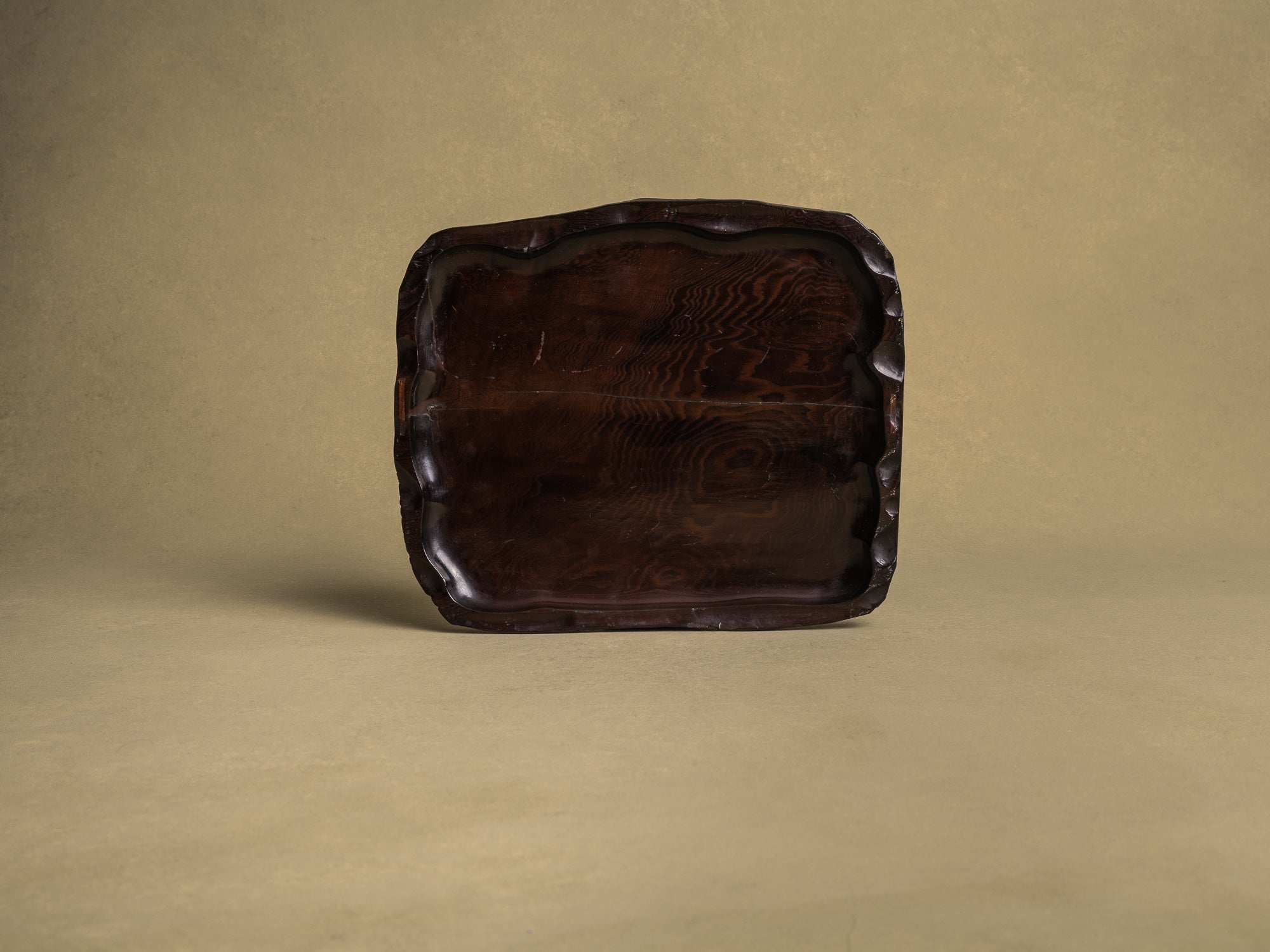 Coupe monoxyle / plateau à thé pour la cérémonie du thé, Japon (vers 1850-80)..Bowl / Mingei tea tray for senchabon tea ceremony, Japan (circa 1850-80)